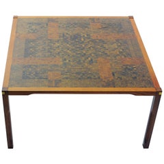 Mesa baja Larsen de Rolf Middelboe & Gorm Lindum de los años 70 en Padouk con mosaico