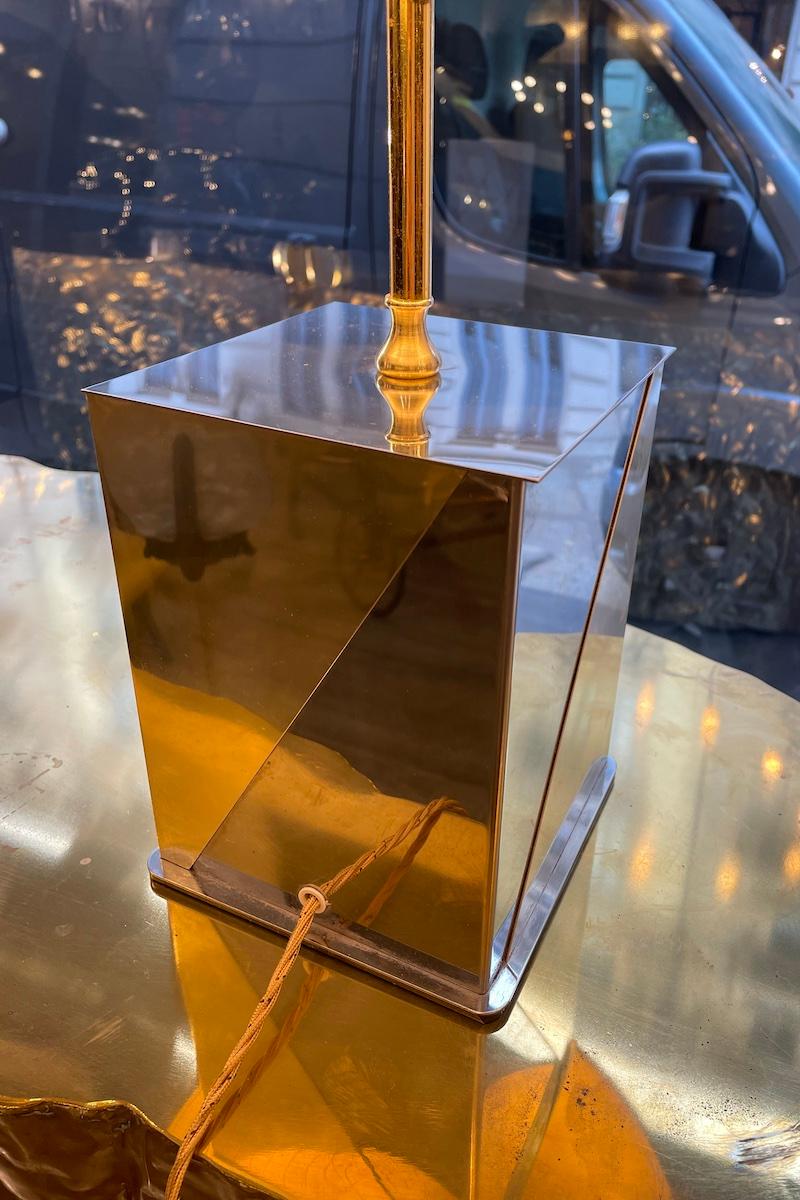 Romeo Rega de los años 70 Lámpara de sobremesa de latón y acero en venta 3