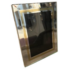 Cornice italiana in ottone e specchio in stile Romeo Rega del Medioevo degli anni '70