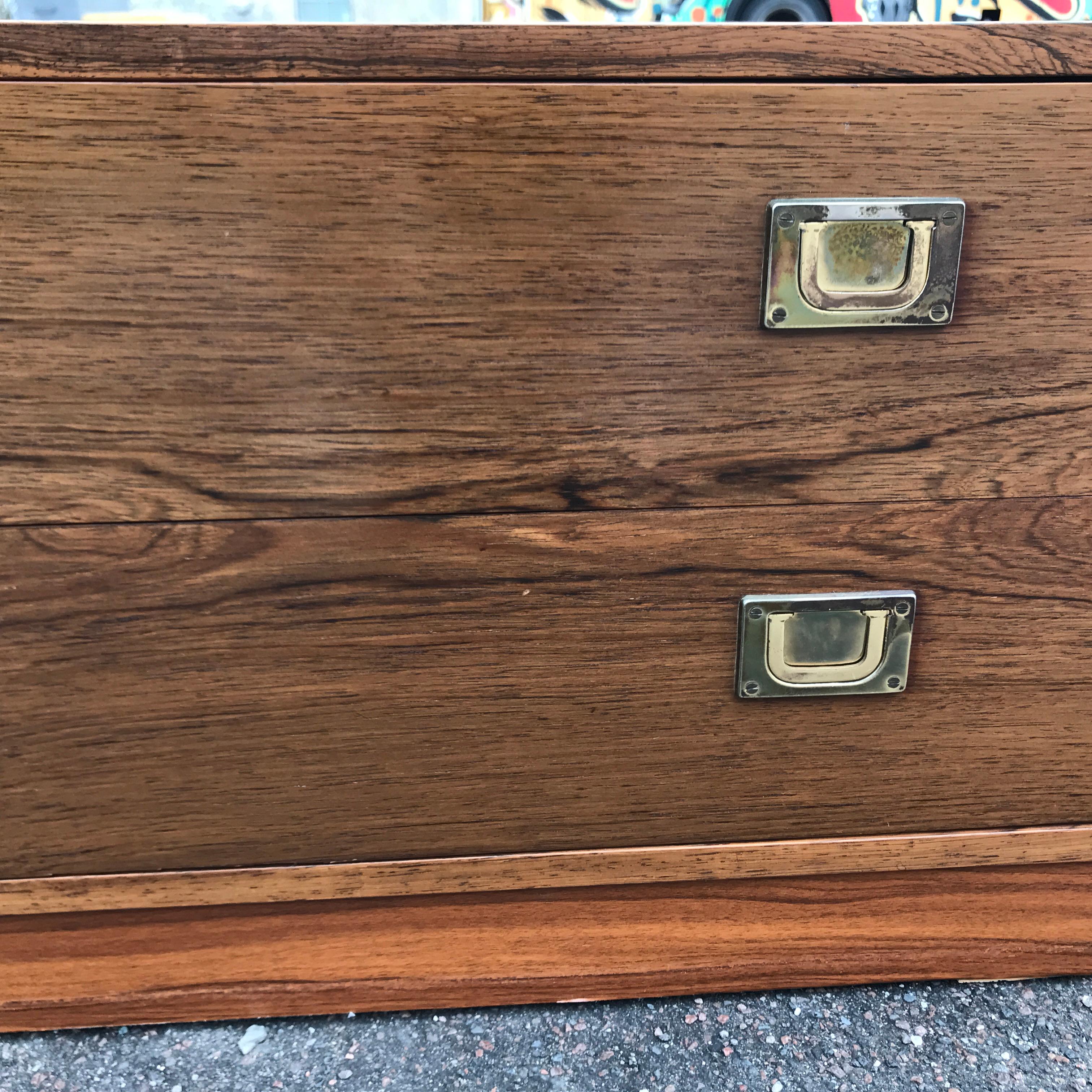 Danois Commode en bois de rose des années 1970 en vente