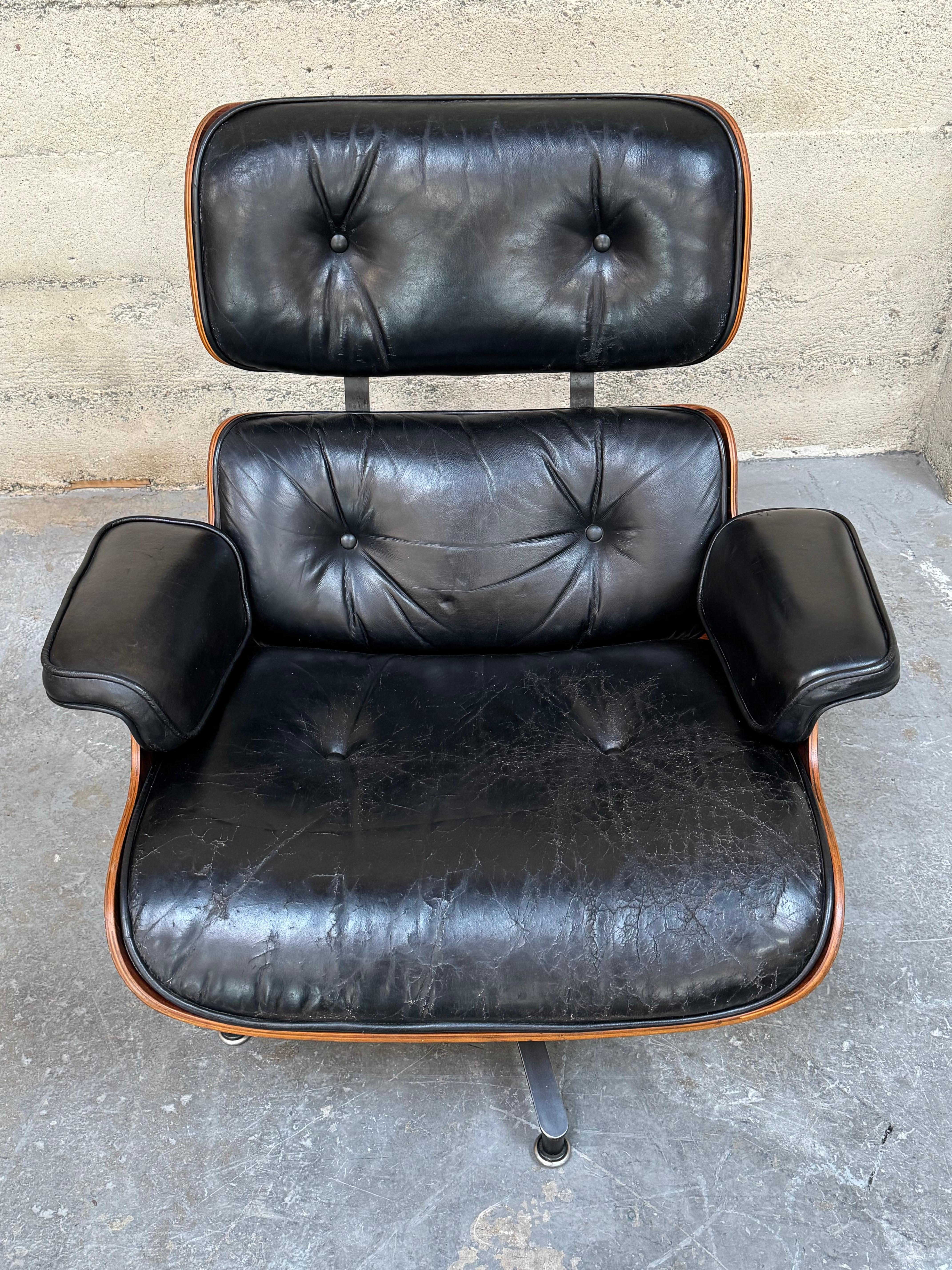 1970s Rosewood Eames Lounge Chair Model 670 (No ottoman) In Good Condition In Oakland, CA