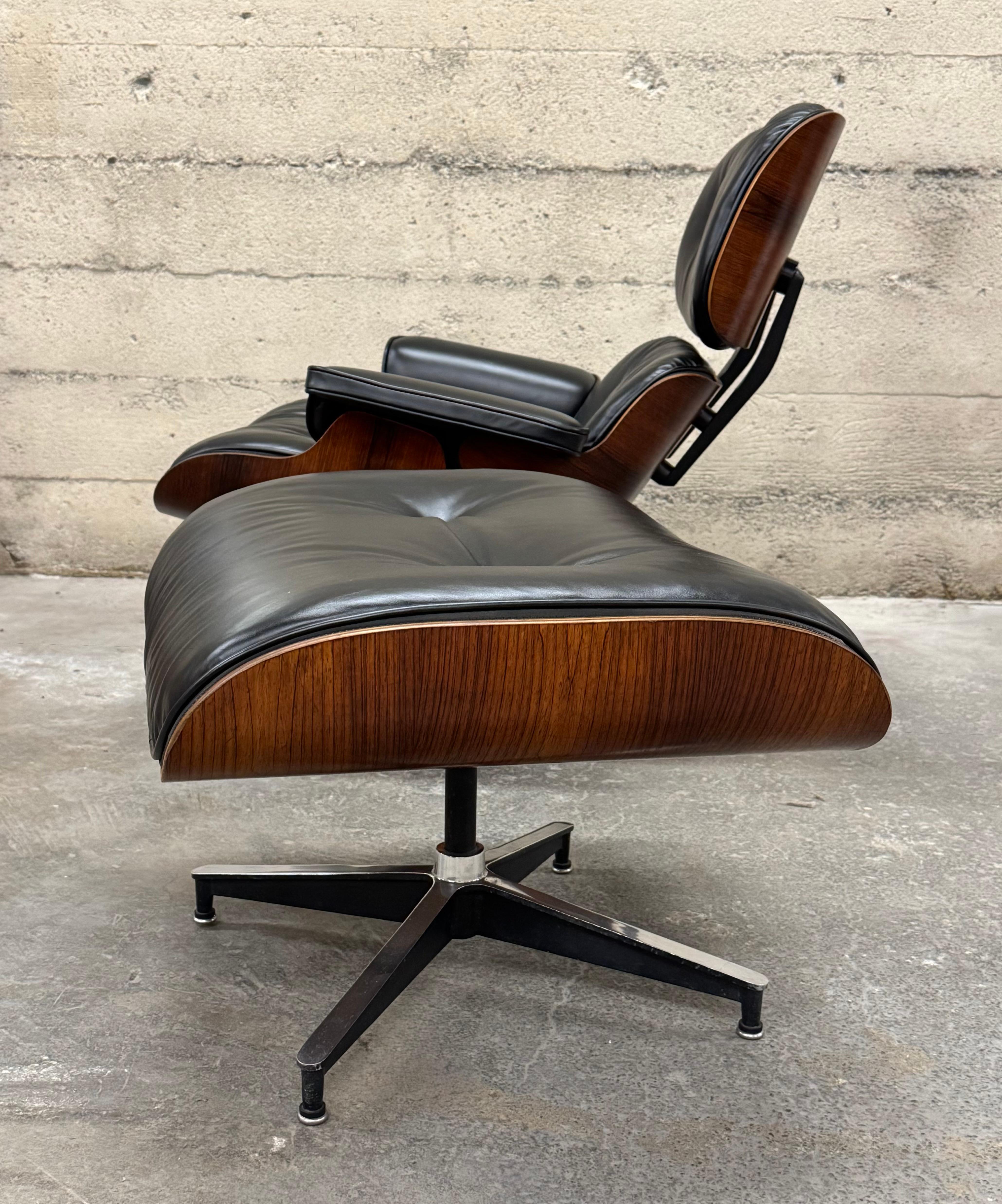 Hand-Crafted 1970s Rosewood & Leather Eames Lounge Chair & Ottoman (Restored) Herman Miller For Sale