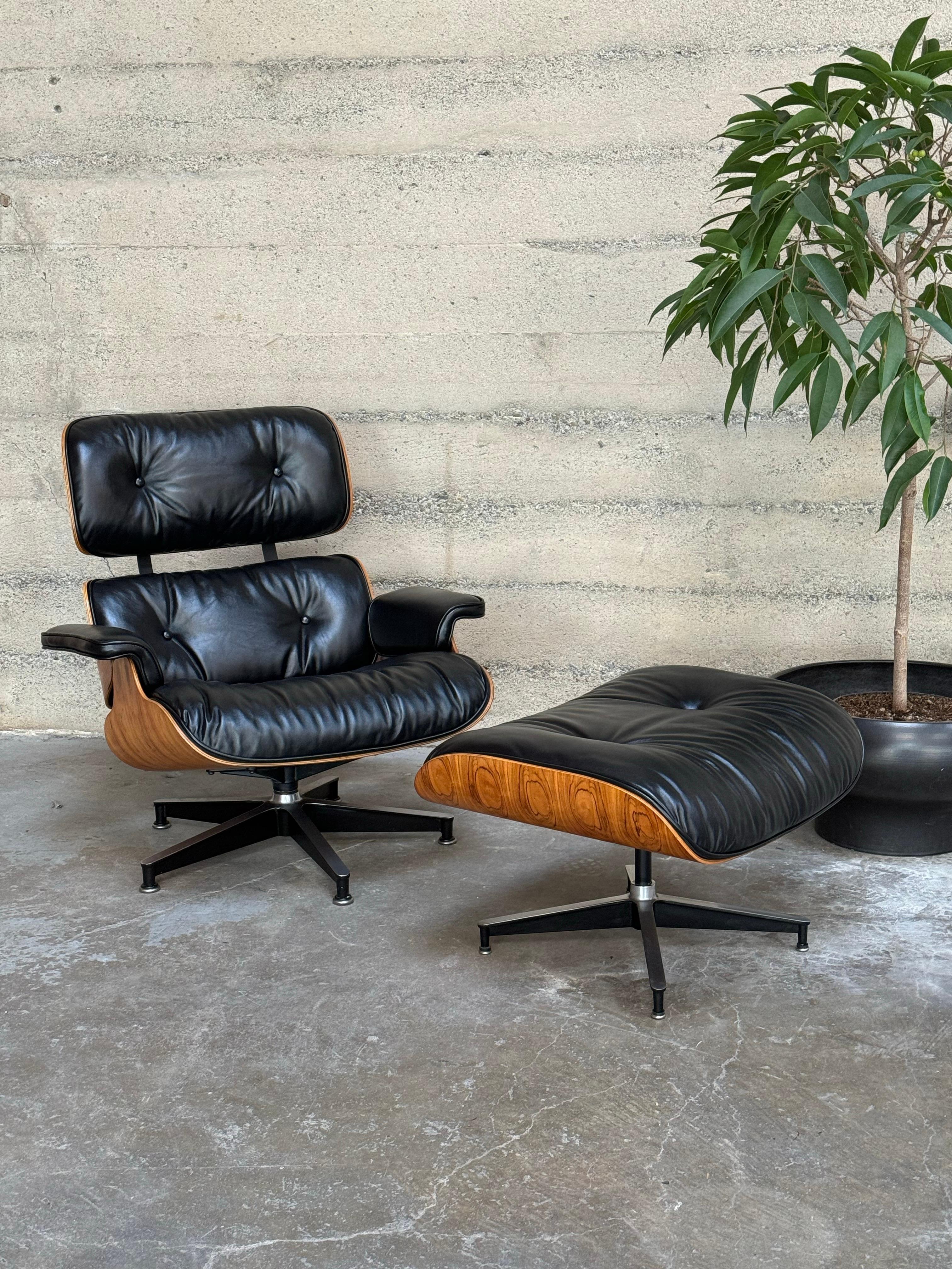 1970s Rosewood / Leather Eames Lounge & Ottoman 670 / 671 Herman Miller In Good Condition In Oakland, CA