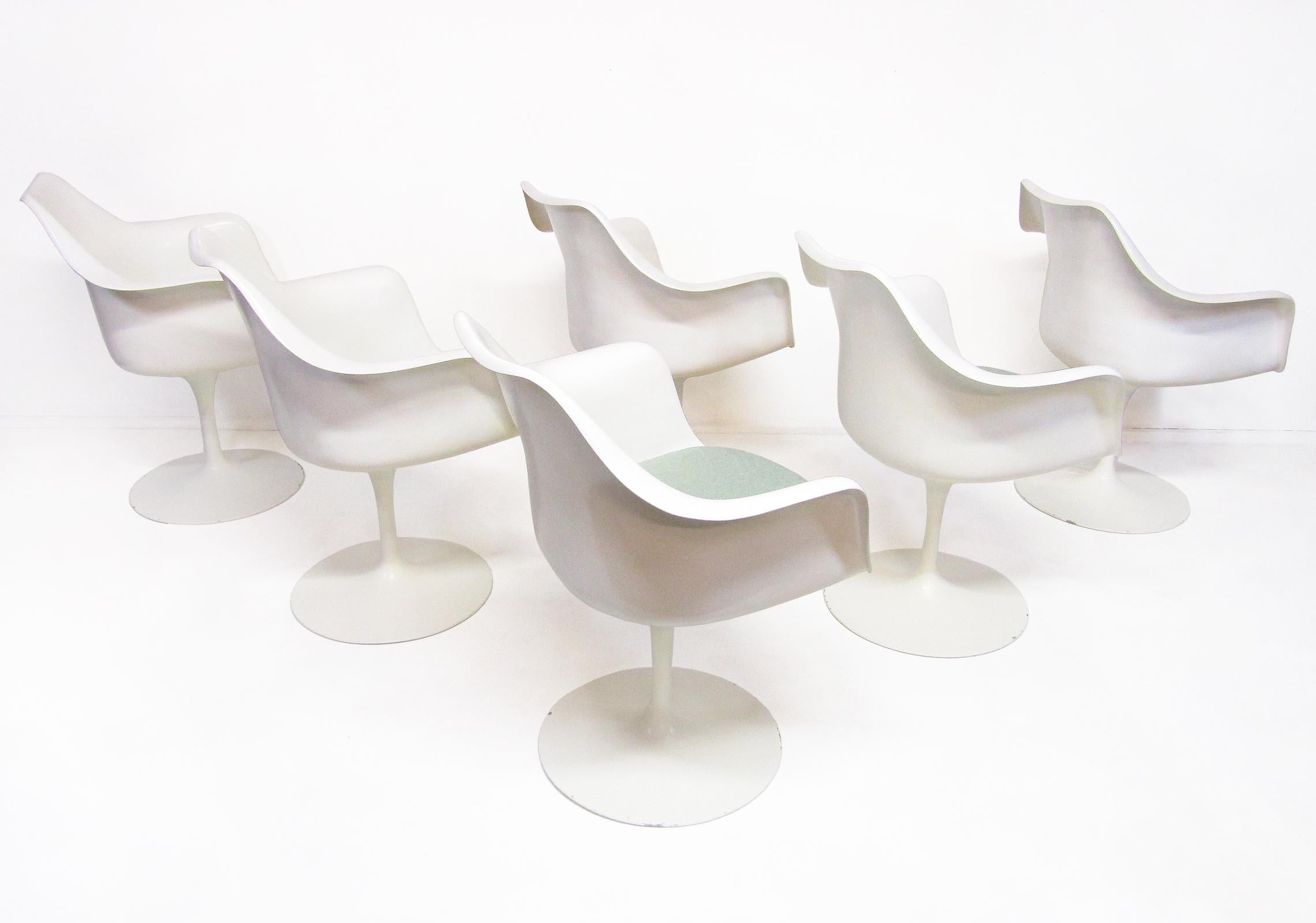 1970er Jahre Rosenholz Tulip Esstisch & sechs Stühle Set von Eero Saarinen für Knoll (Skandinavische Moderne) im Angebot