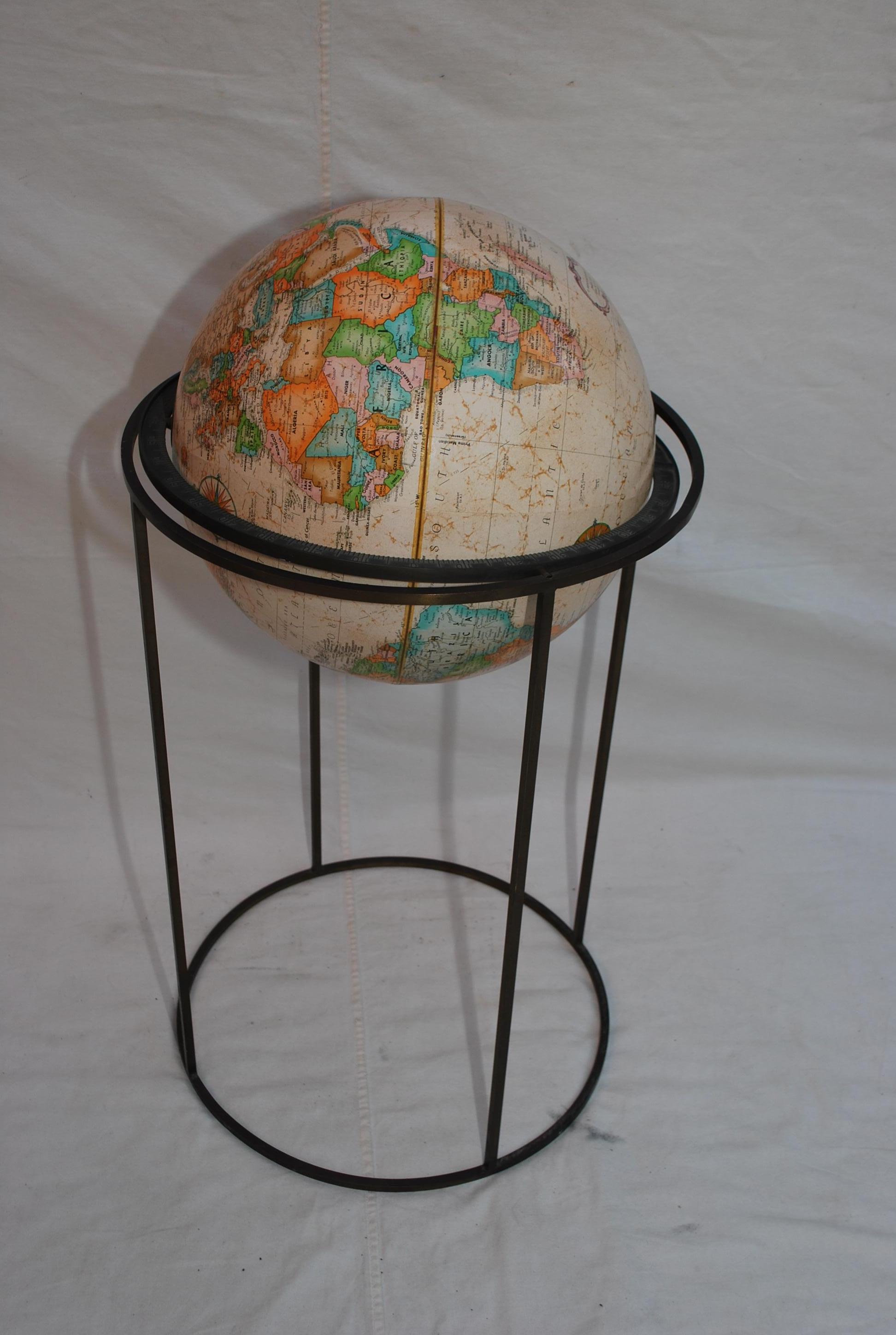 Globe terrestre rotatif Replogle Globes des années 1970 en vente 3