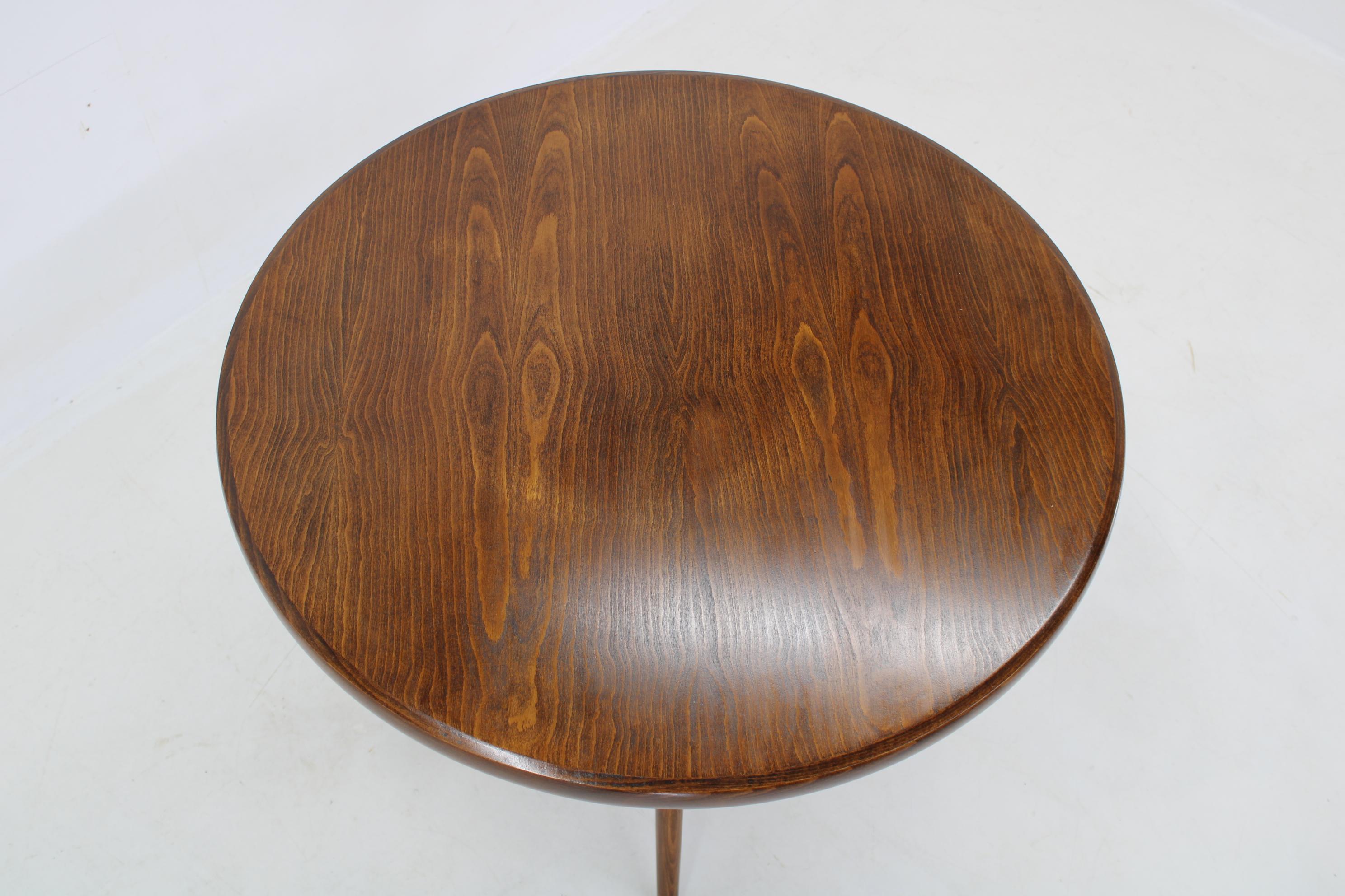 1970s Round Beech Bentwood Table by Ton,  Czechoslovakia 1