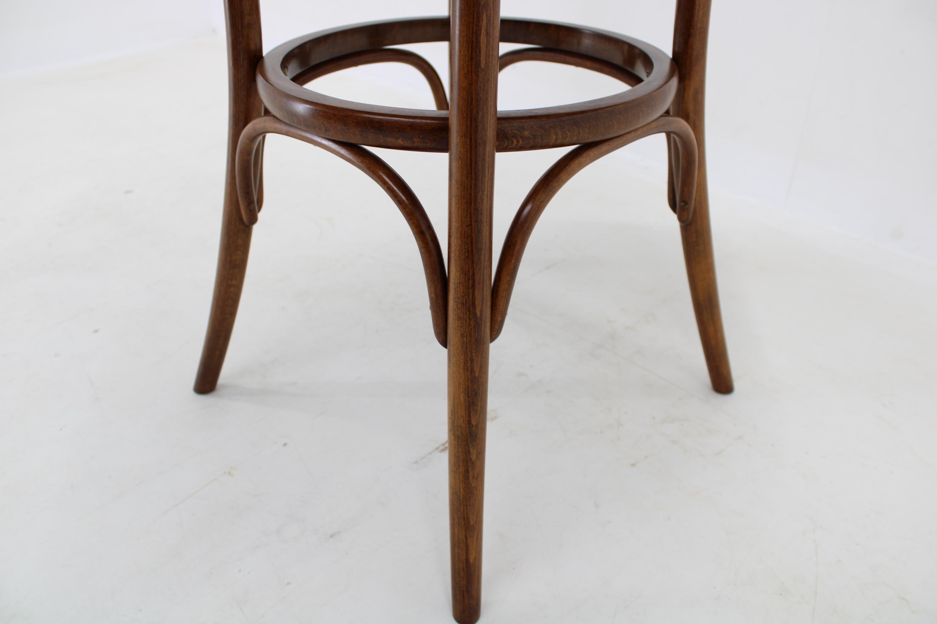 1970s Round Beech Bentwood Table by Ton,  Czechoslovakia 3