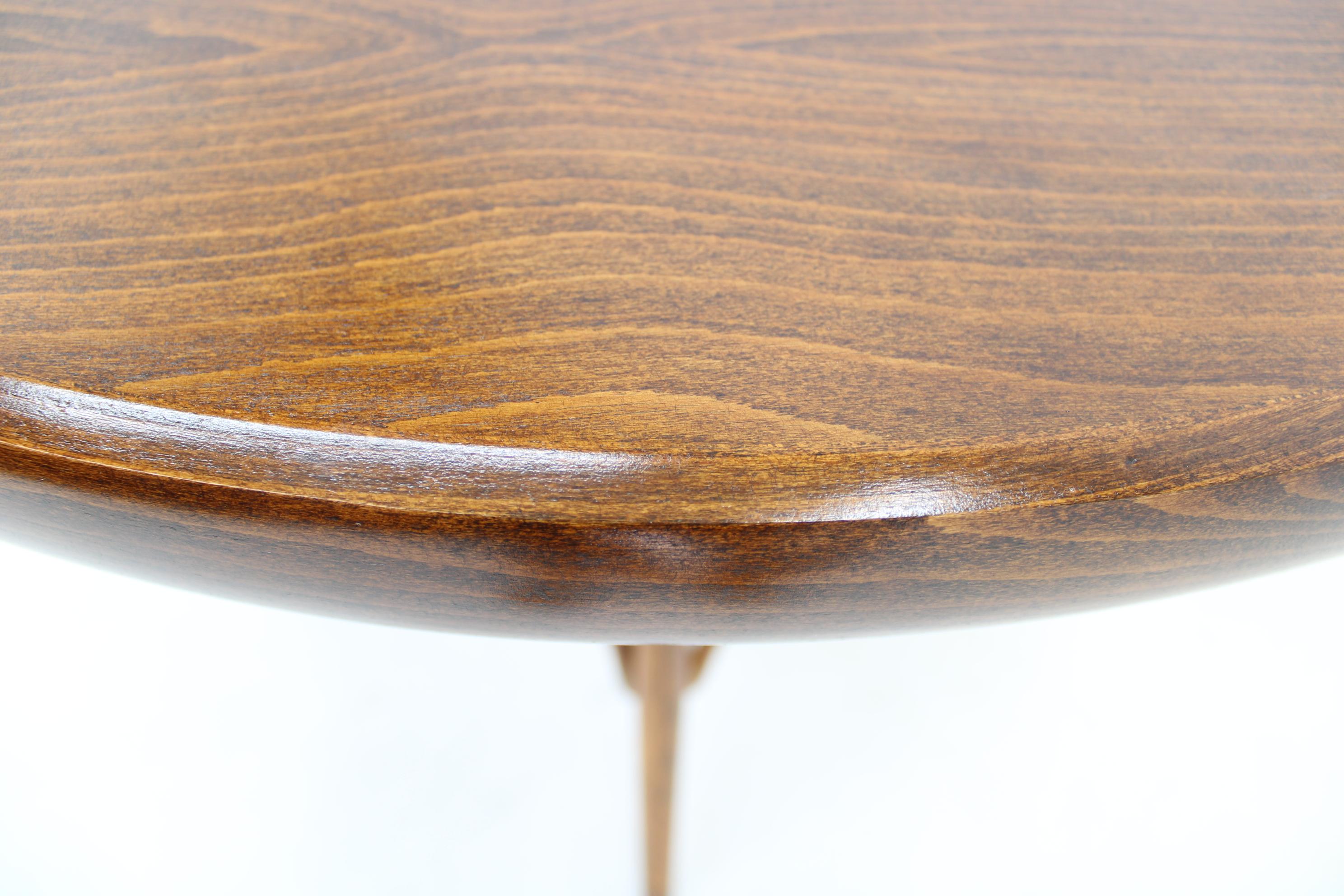 1970s Round Beech Bentwood Table by Ton,  Czechoslovakia For Sale 4