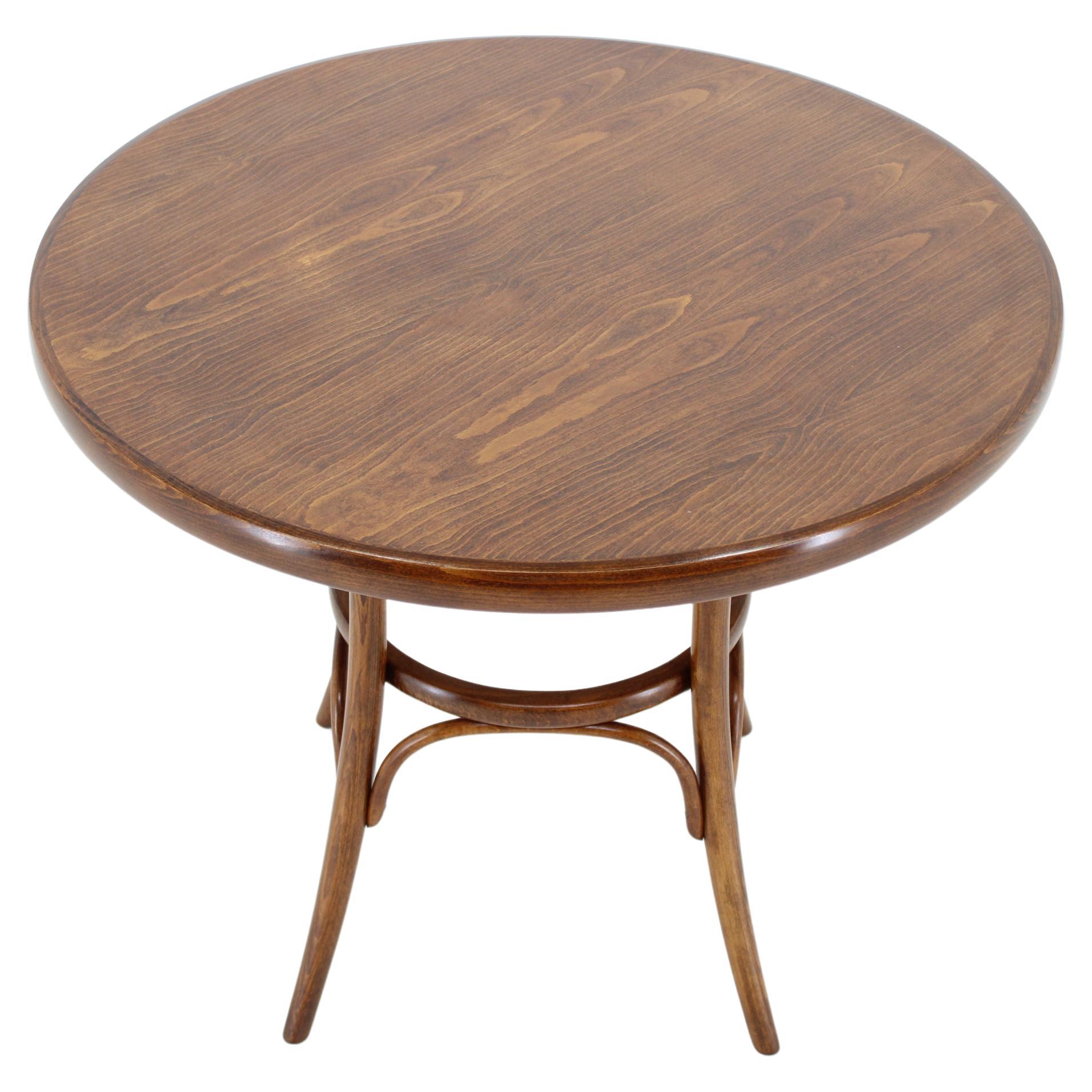 1970s Round Beech Bentwood Table by Ton,  Czechoslovakia For Sale