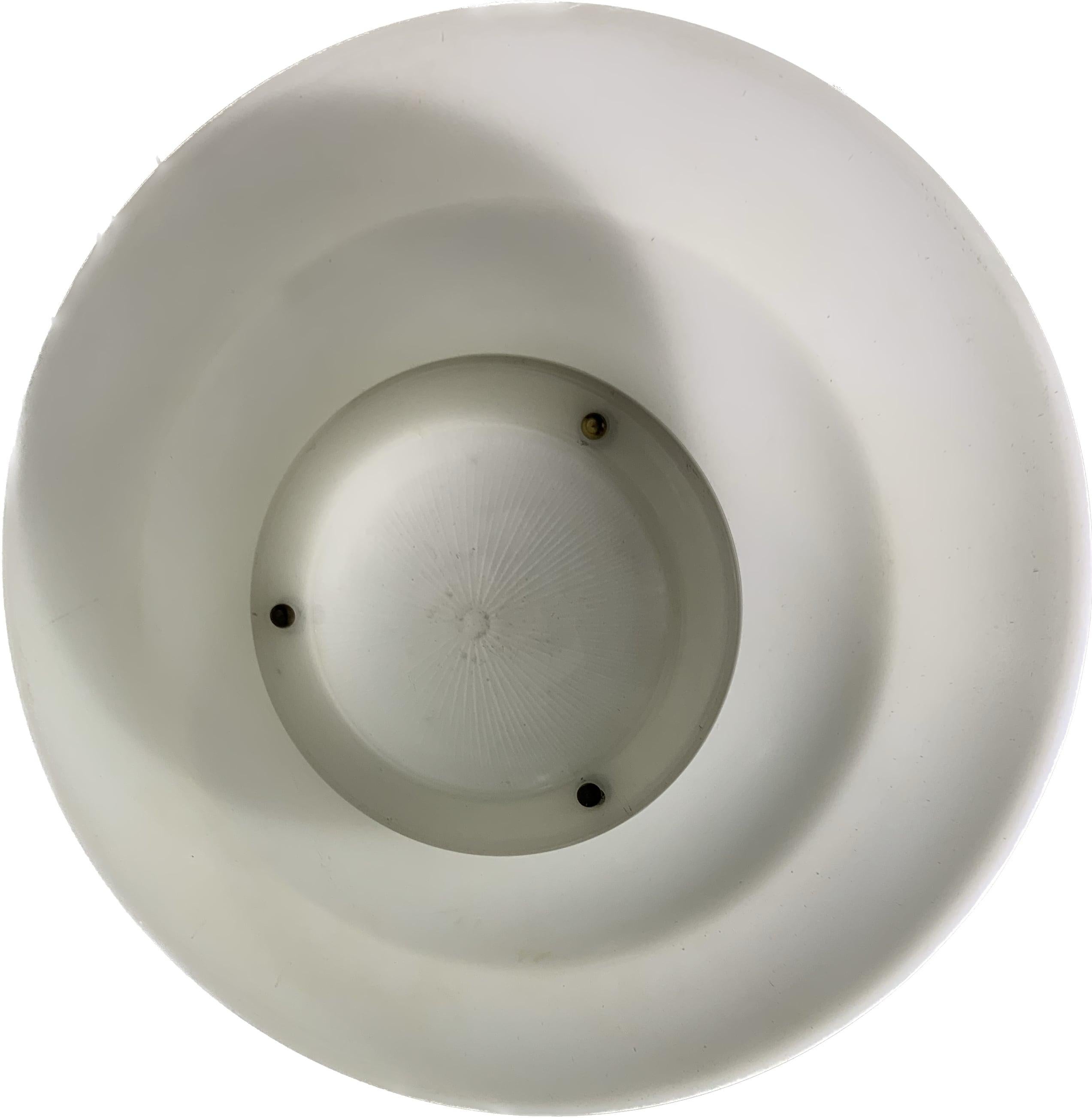 Ceiling pending fixture made with a rigid brushed chrome rod as a structure and with a round elegant opalescent glass. It is a very elegant and timeless piece.
Can be delivered and wired for American (110v) or European (220v) use upon request, the