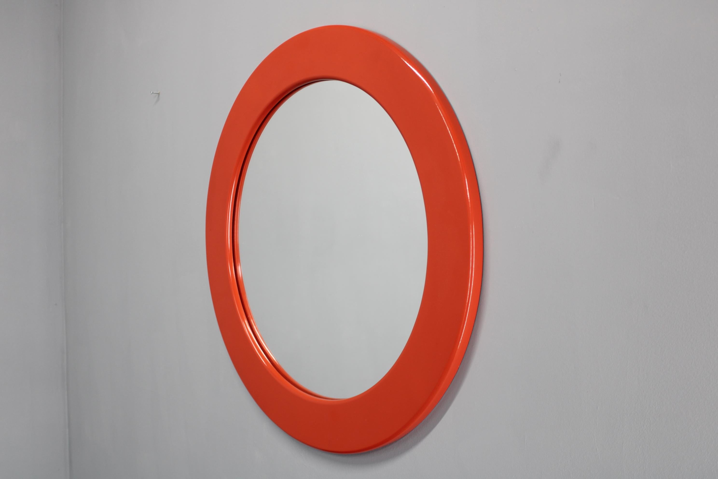 Mid-Century Modern 1970s Round Italian Mirror For Sale