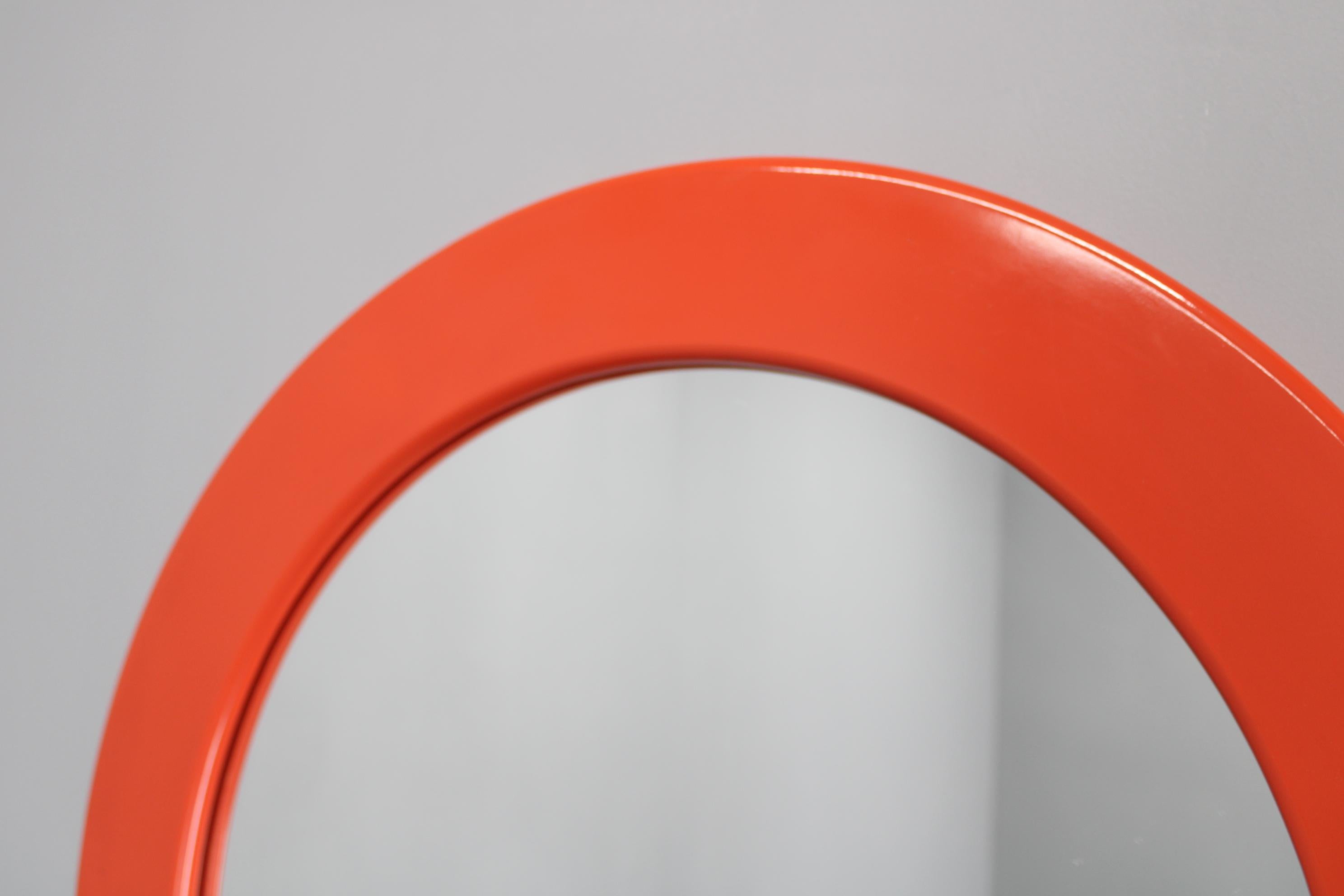 1970s Round Italian Mirror In Good Condition For Sale In Praha, CZ