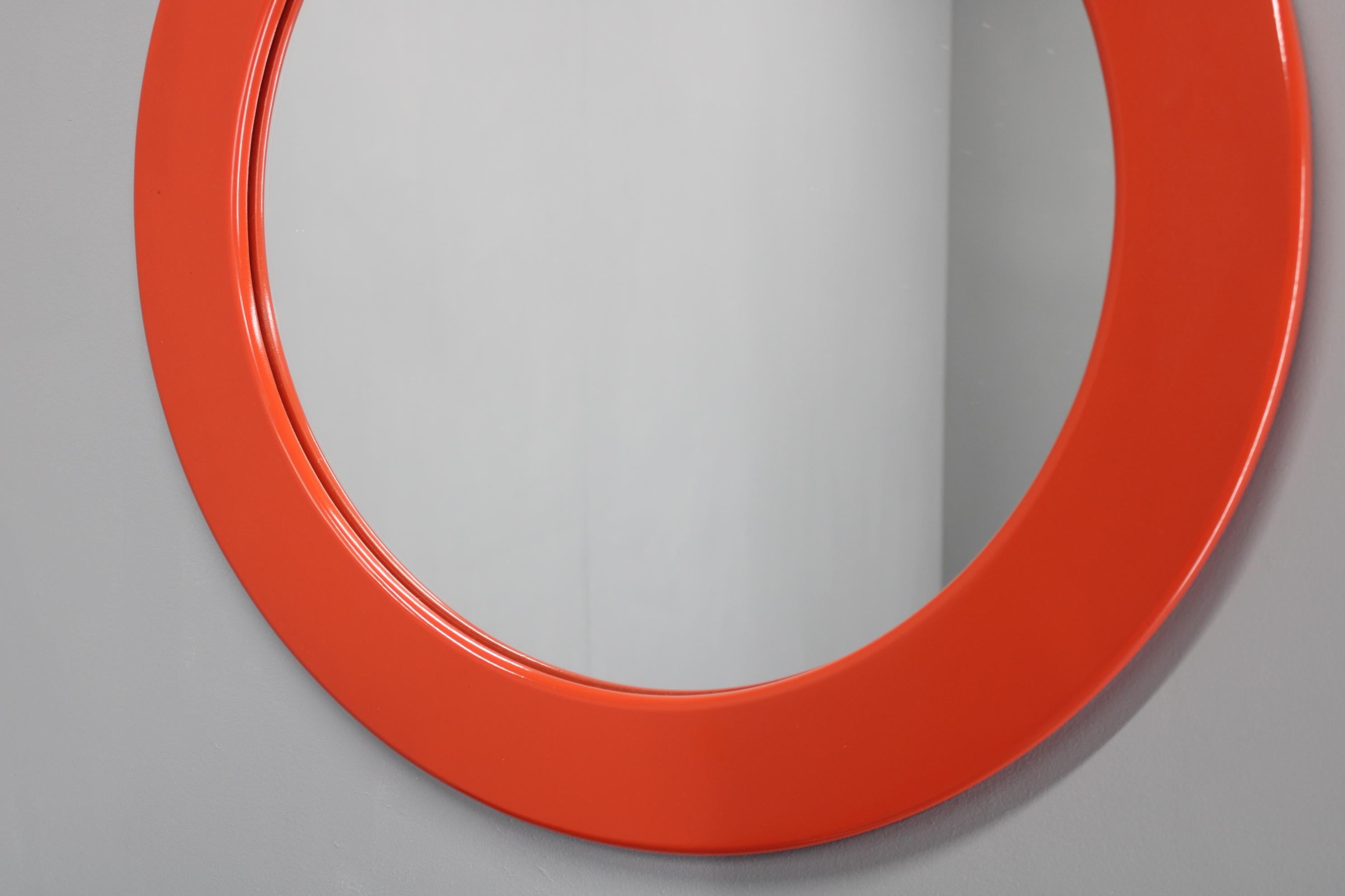 20th Century 1970s Round Italian Mirror For Sale