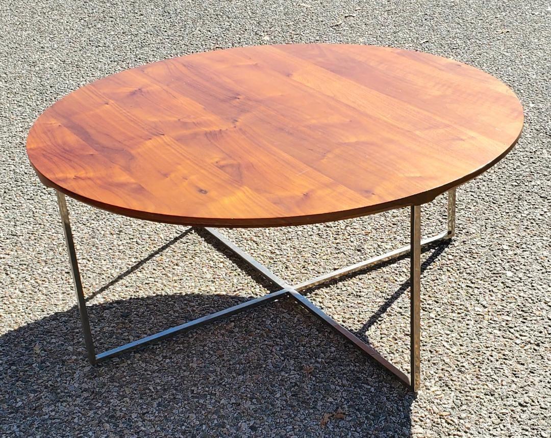 1970s Round Milo Baughman Style Solid Walnut Coffee Cocktail Table Chrome Base In Good Condition For Sale In Monrovia, CA