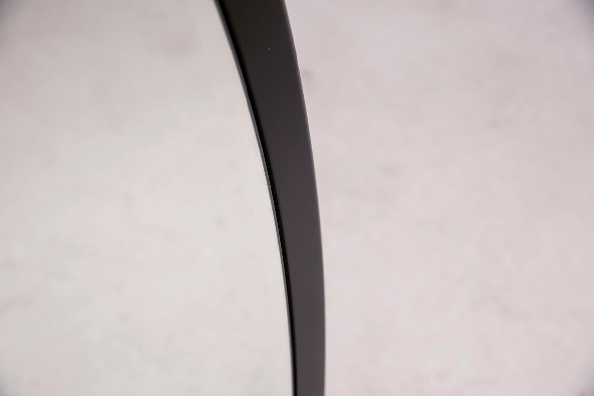 Vetro Specchio rotondo anni '70 con cornice in legno Diam 150cm in vendita
