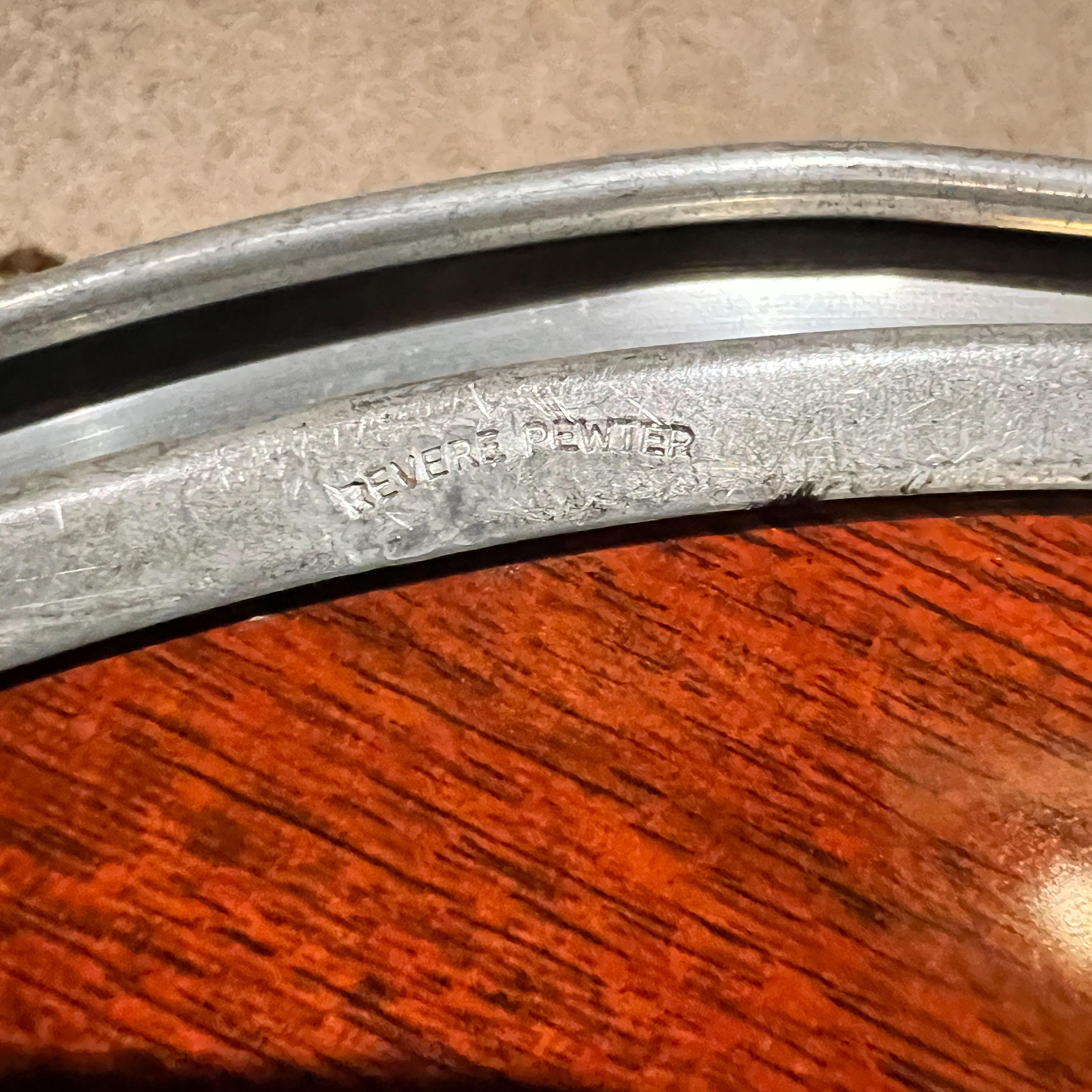 1970s Bandeja Redonda Imitación Madera Revere Estaño en venta 1