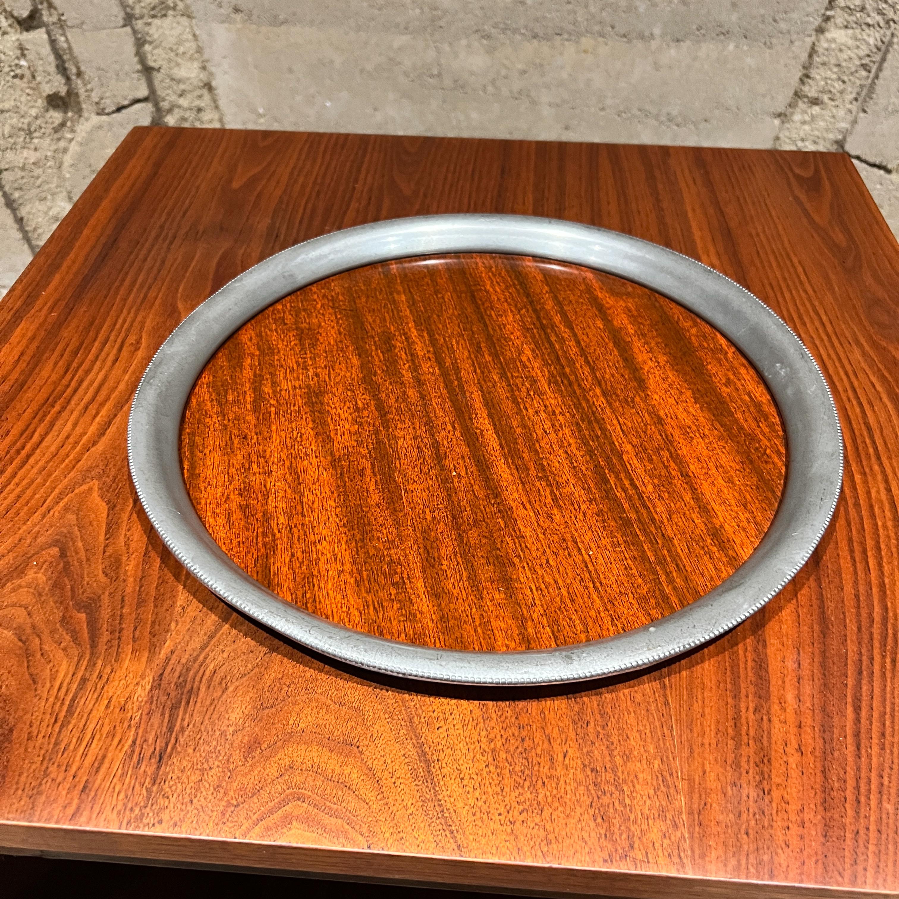 1970s Bandeja Redonda Imitación Madera Revere Estaño en venta 3