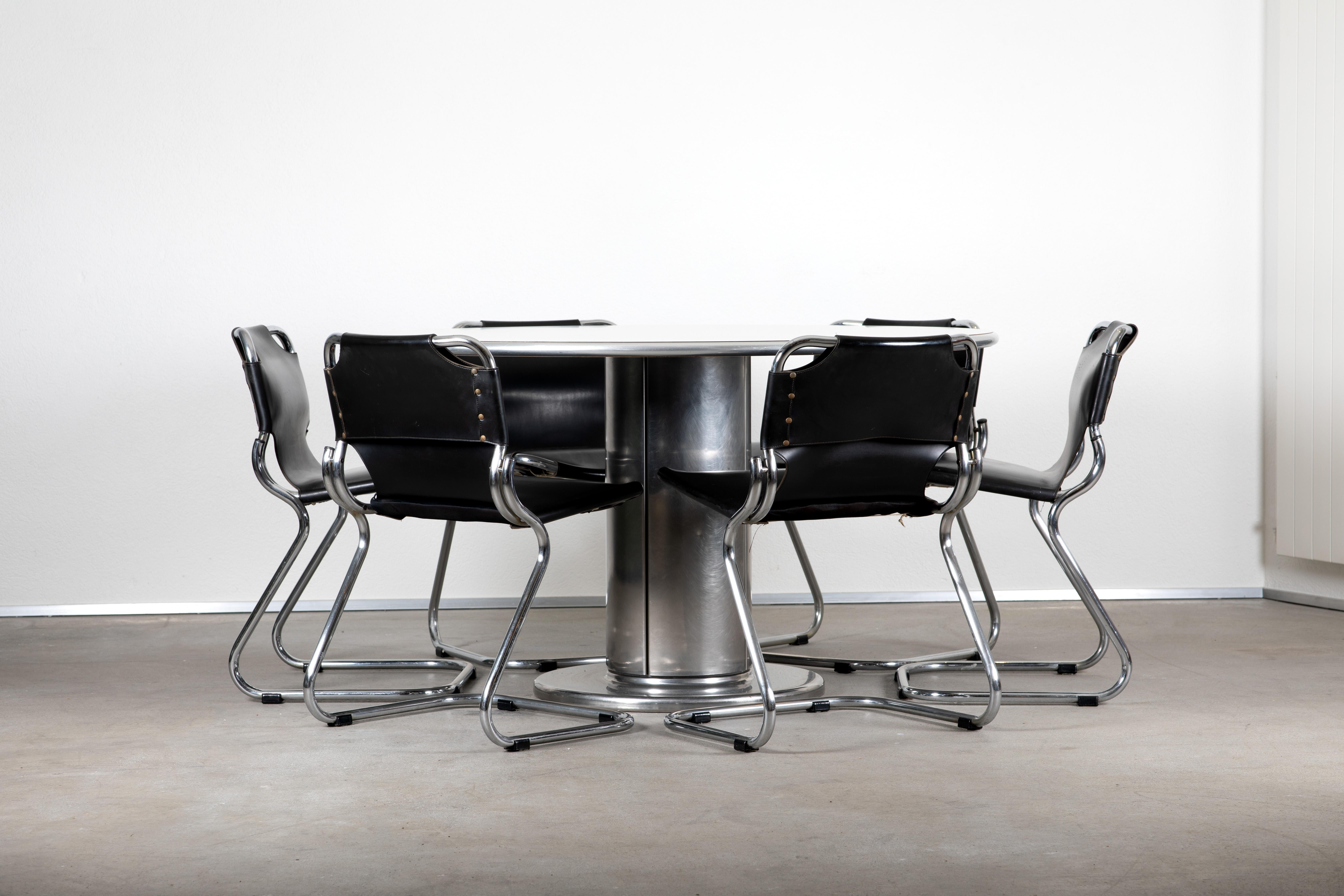 Laminated 1970s Round Table & Chairs For Sale