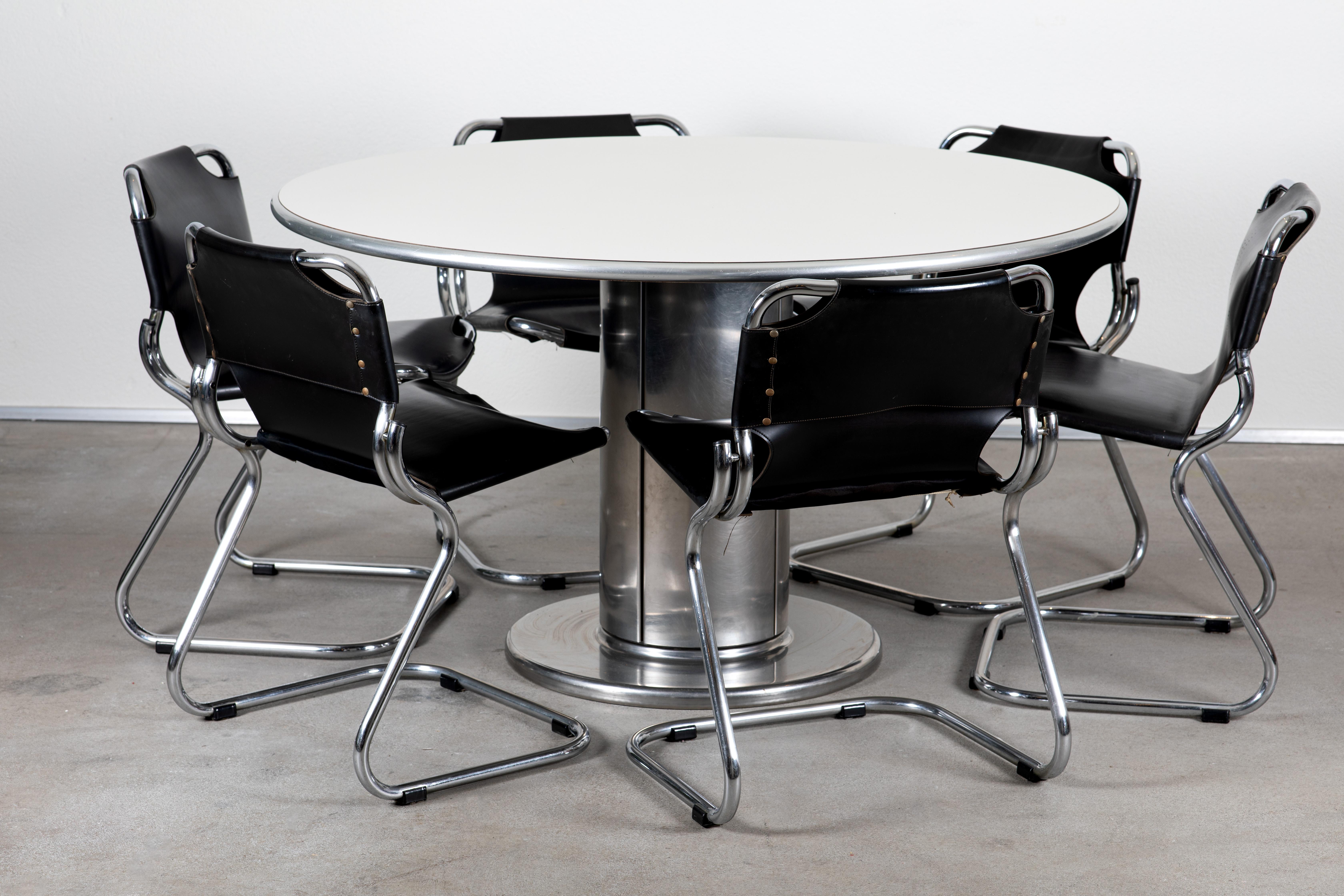 1970s Round Table & Chairs In Good Condition For Sale In Collonge-Bellerive, GE