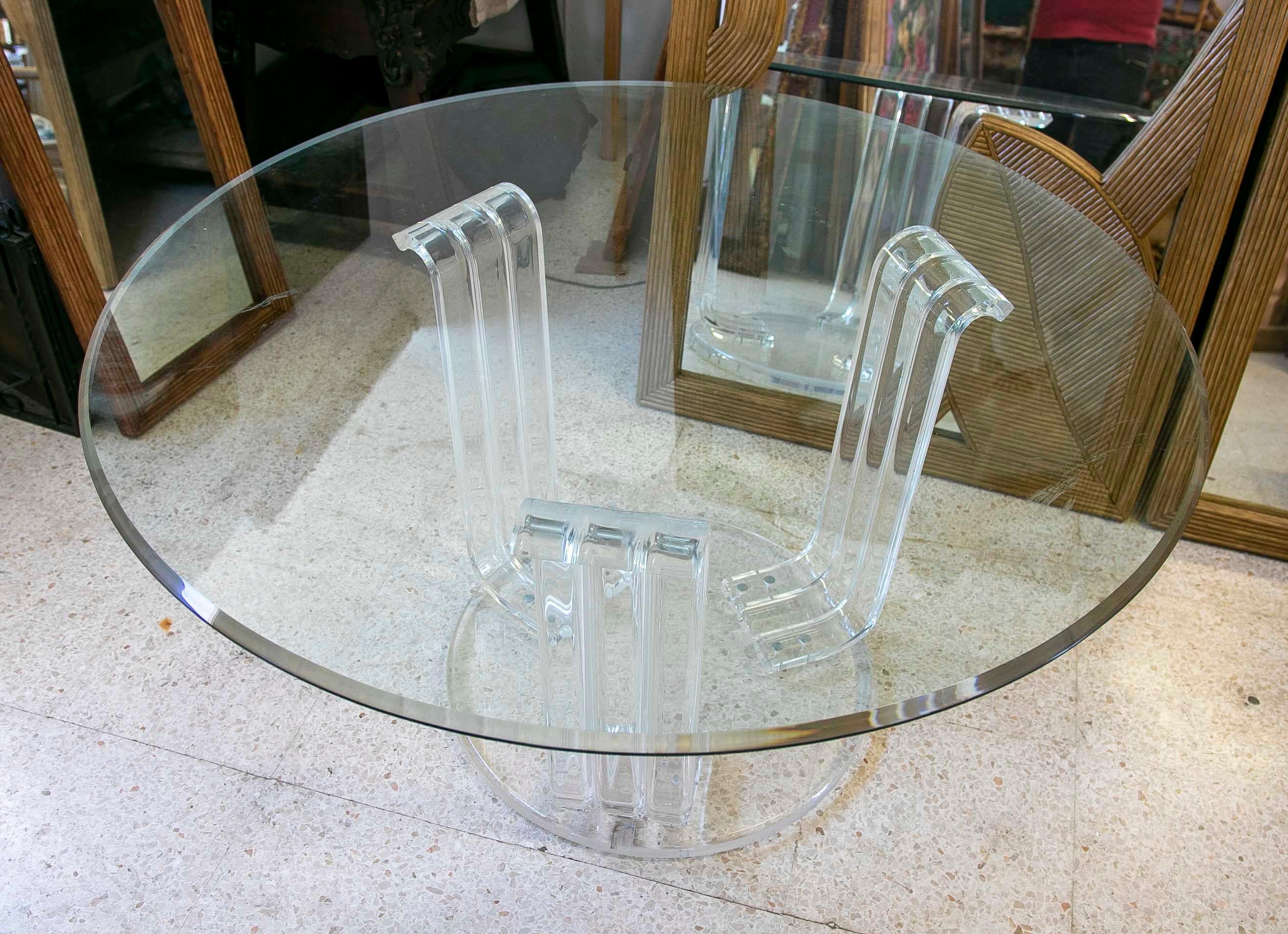 1970s Round Table with Metraquilato Base and Glass Top  For Sale 1