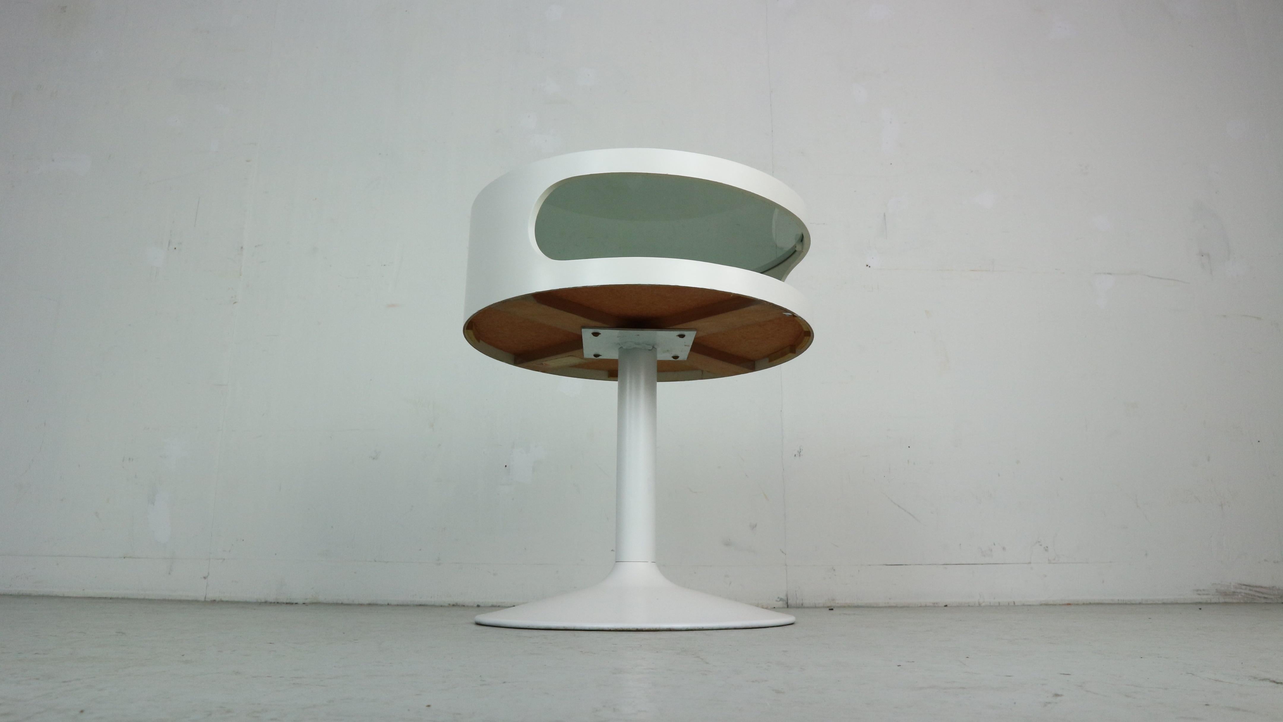 1970s round white side table from OPAL in Space Age design with smoked glass top In Good Condition In The Hague, NL