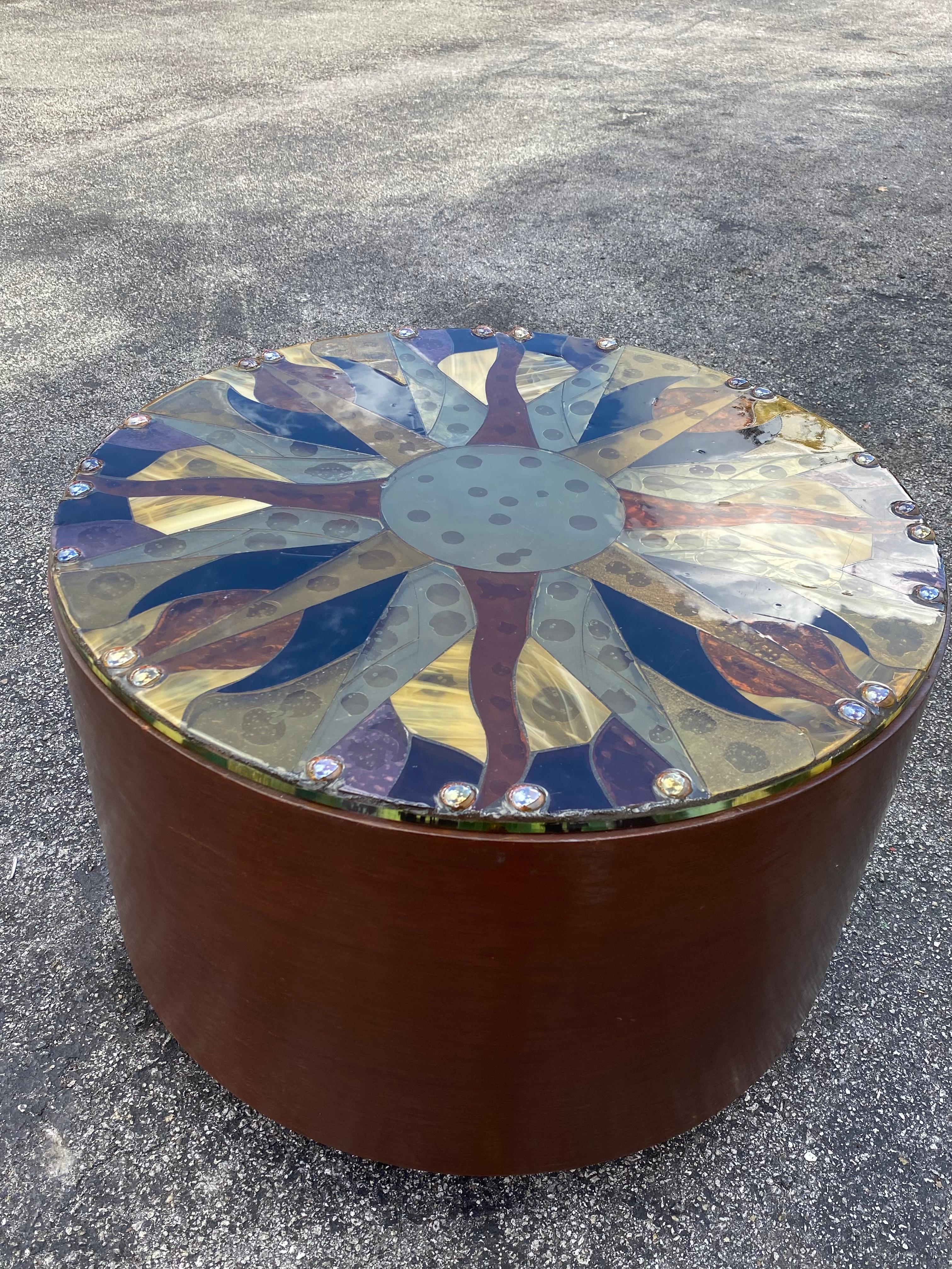 Mid-Century Modern 1970s Milo Baughman Circular Wood Brass Coffee Table Murano Art Glass Top For Sale