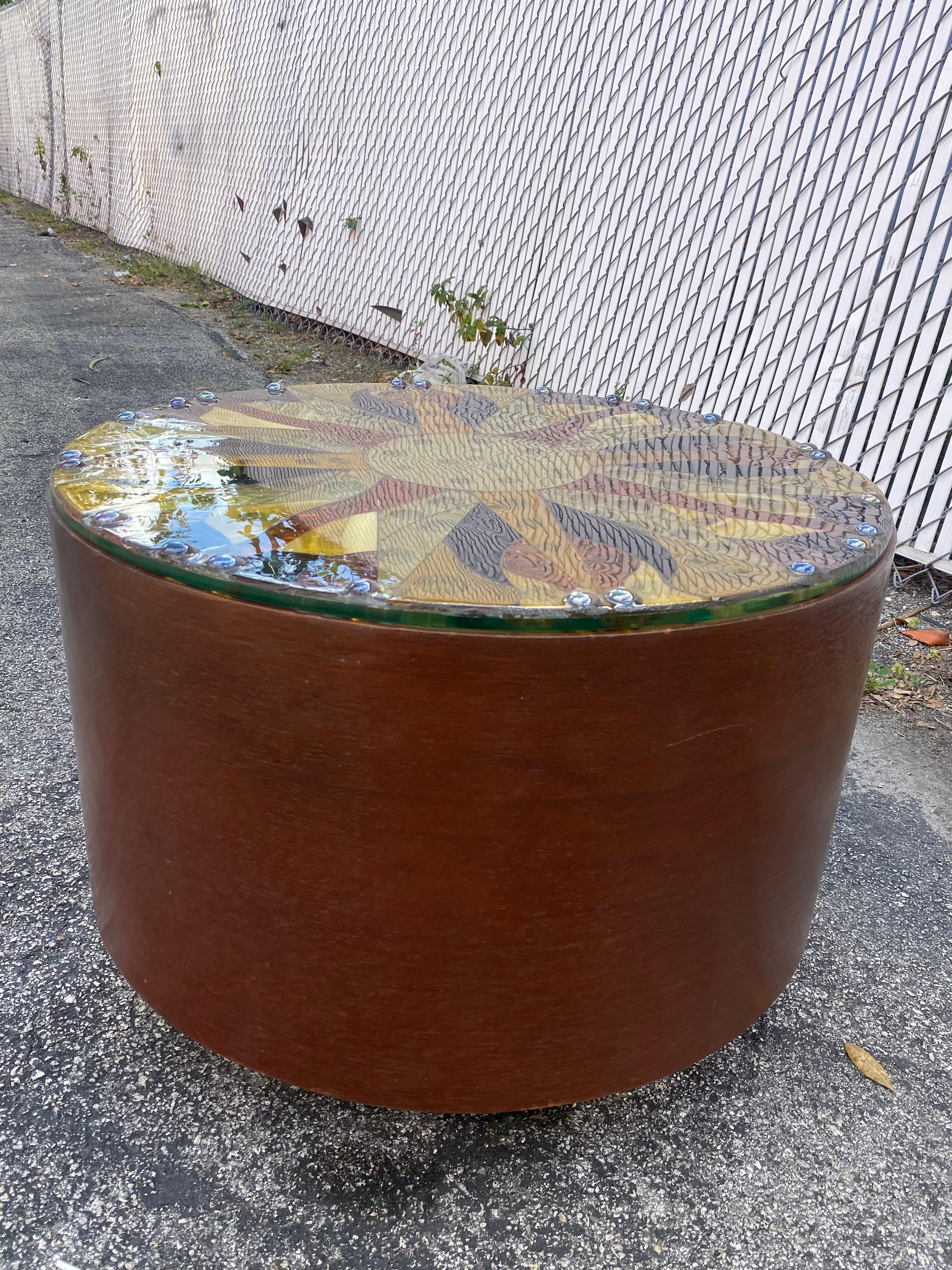 American 1970s Milo Baughman Circular Wood Brass Coffee Table Murano Art Glass Top For Sale