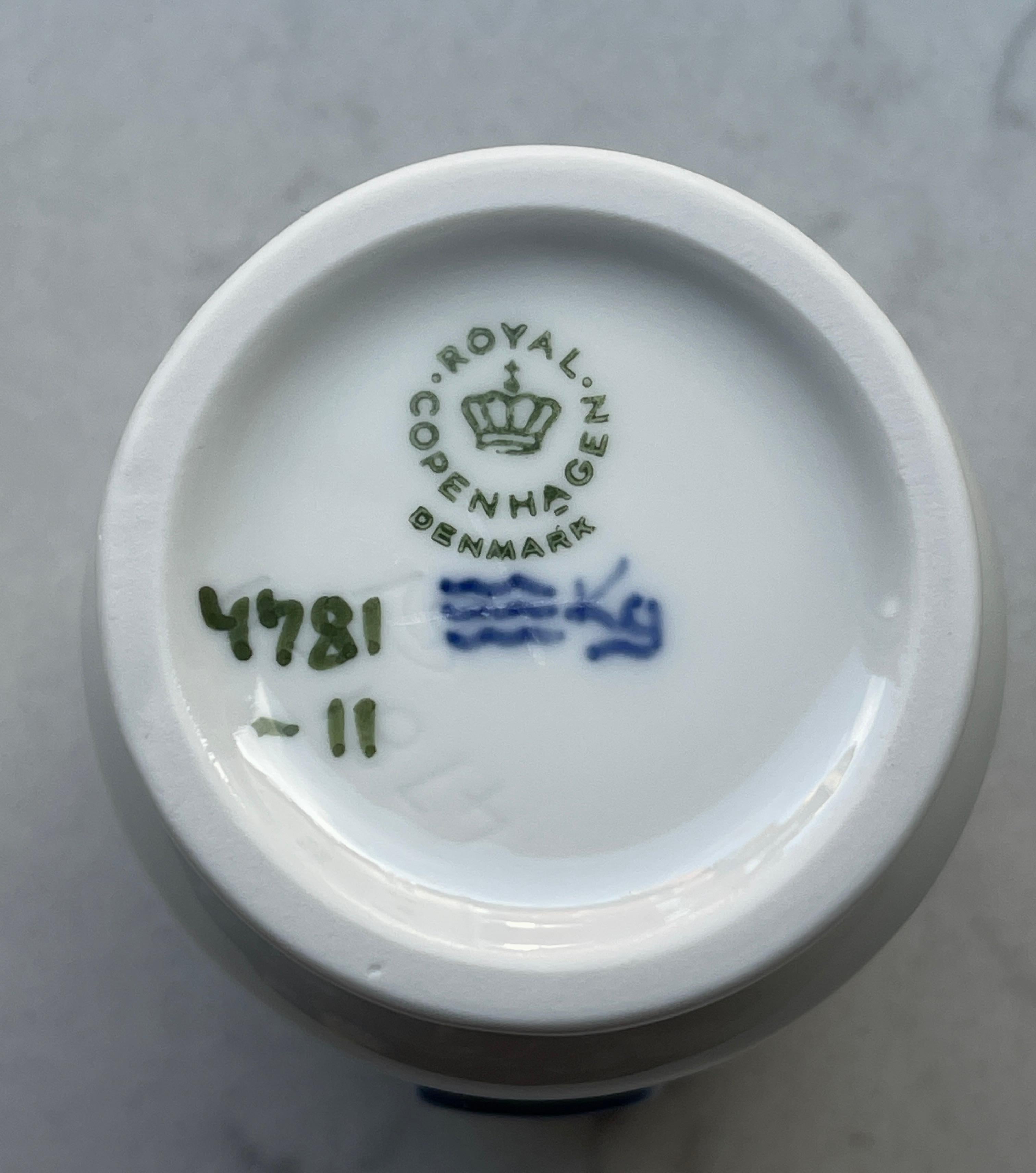 1970's Royal Copenhagen White Porcelain Cupid's Arrow Sagittarius Vase For Sale 7