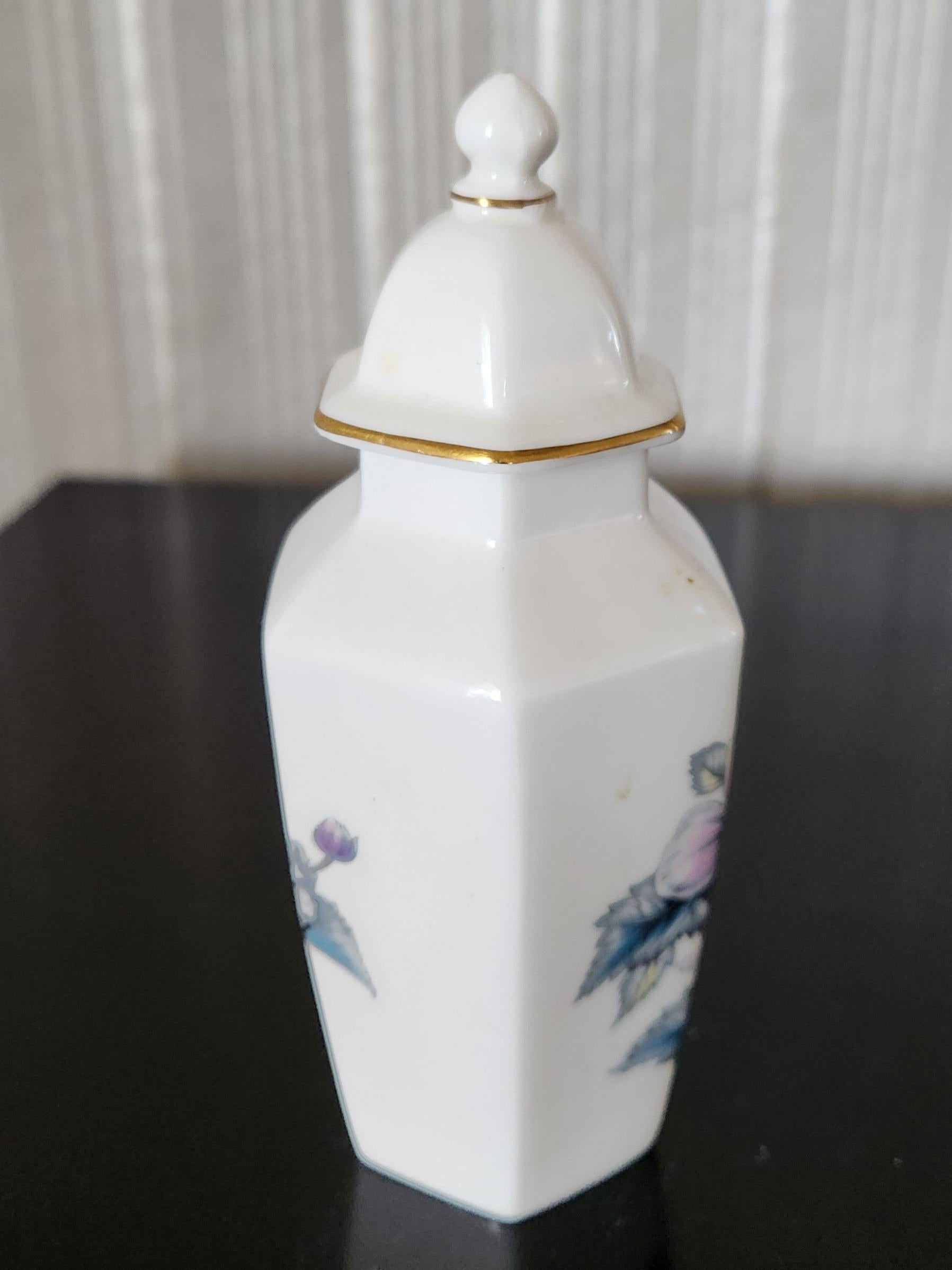 1970s Royal Worcester Bone China Petite Ginger Jar For Sale 1