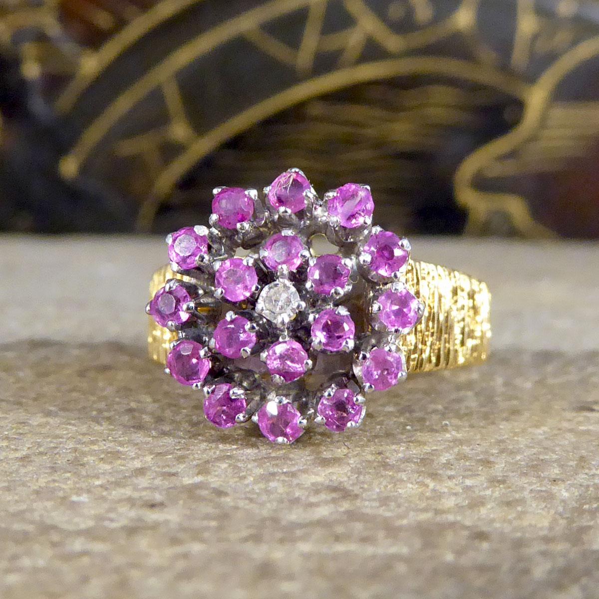 1970's Ruby and Diamond Flower Cluster Bark Effect Ring in 18ct Gold In Good Condition In Yorkshire, West Yorkshire