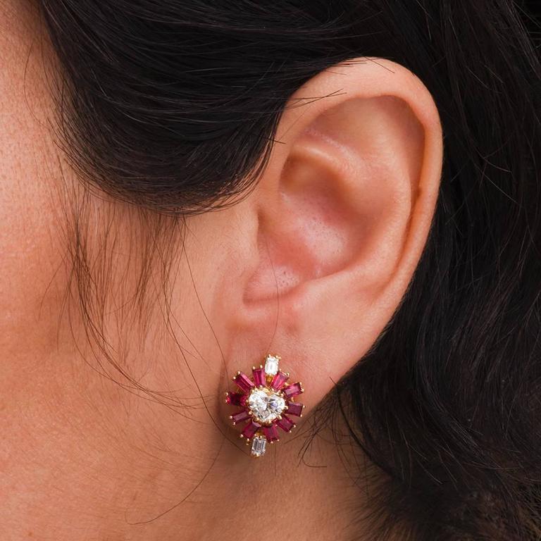 1970er Jahre Rubin Herz Diamant Gold Tag und Nacht Kronleuchter Tropfen-Ohrclips-On Ohrringe Damen im Angebot