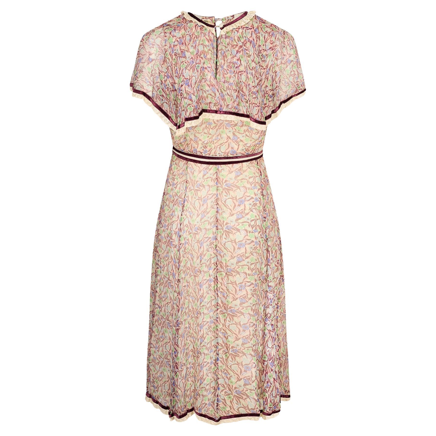Abito in chiffon floreale in seta Rumak Couture anni '70 con mantellina