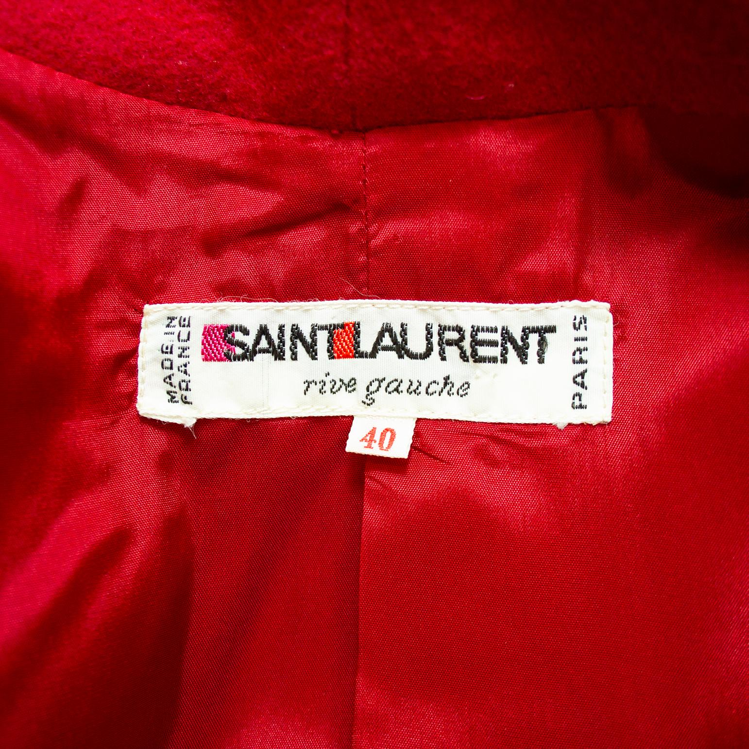 Giacca con collo a scialle in lana rossa di Saint Laurent degli anni '70 in vendita 1