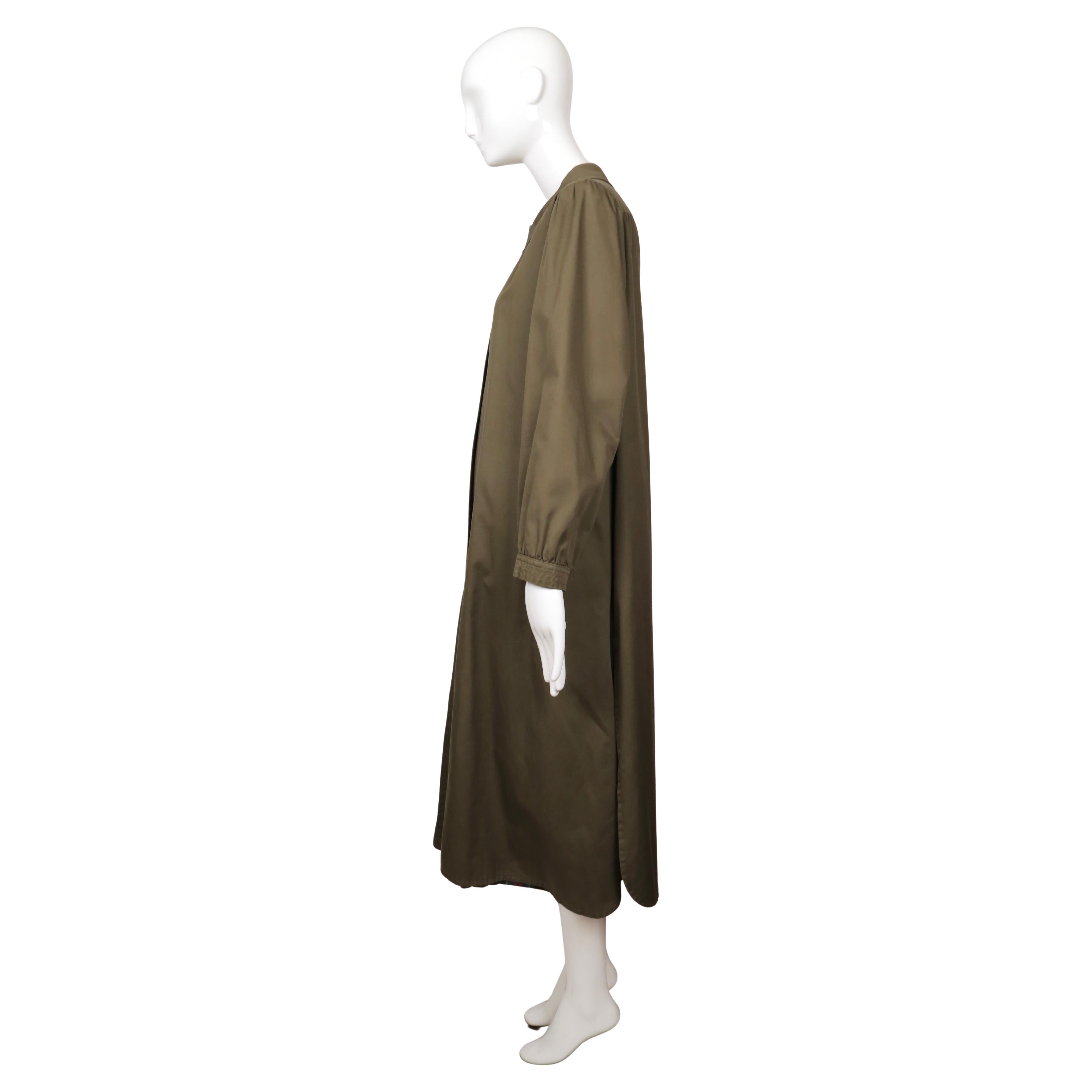 da uomo o donna Trench Saint Laurent degli anni '70 con maniche a sbuffo e fodera in lana a quadri in vendita