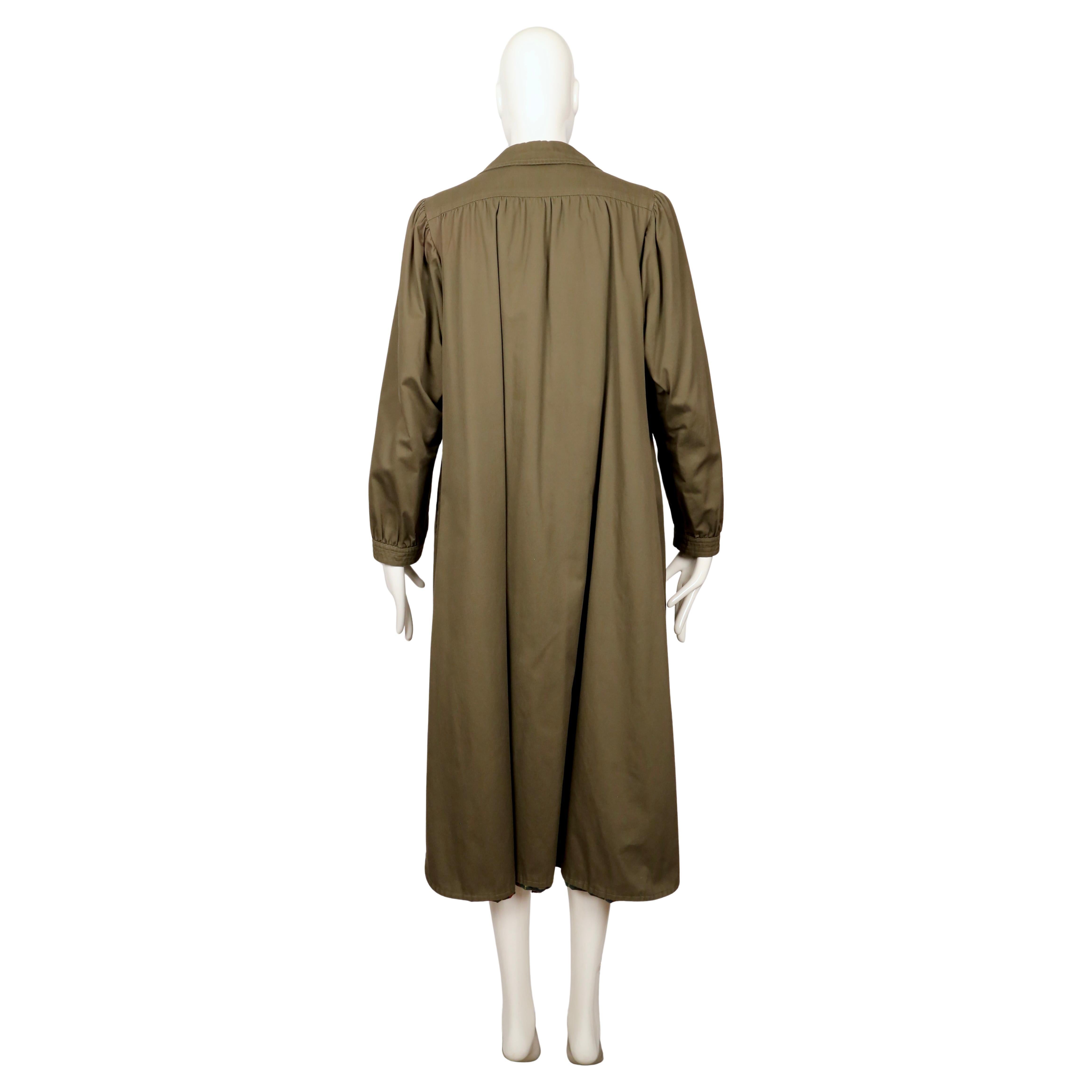 Trench Saint Laurent degli anni '70 con maniche a sbuffo e fodera in lana a quadri in vendita 1