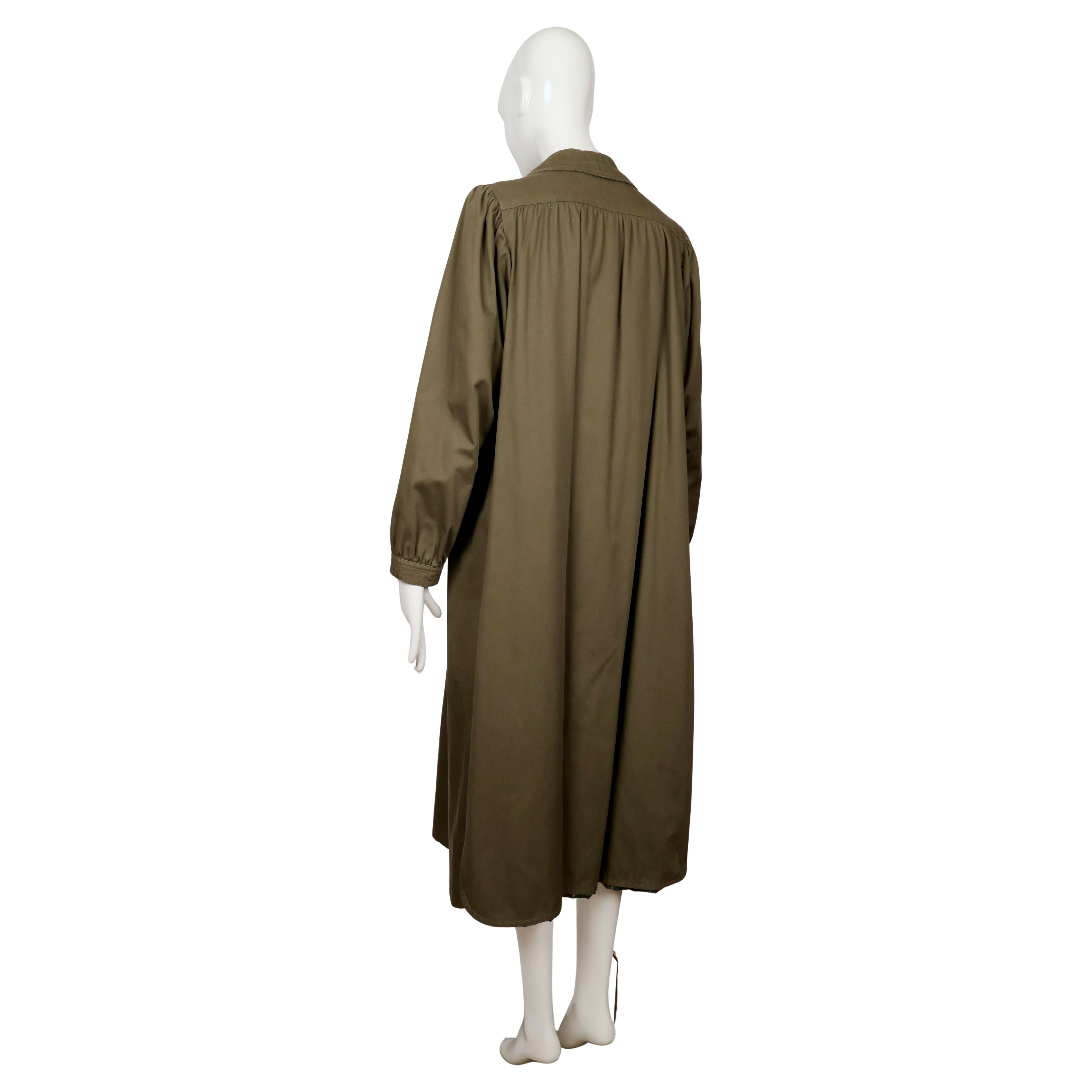 Trench Saint Laurent degli anni '70 con maniche a sbuffo e fodera in lana a quadri in vendita 2