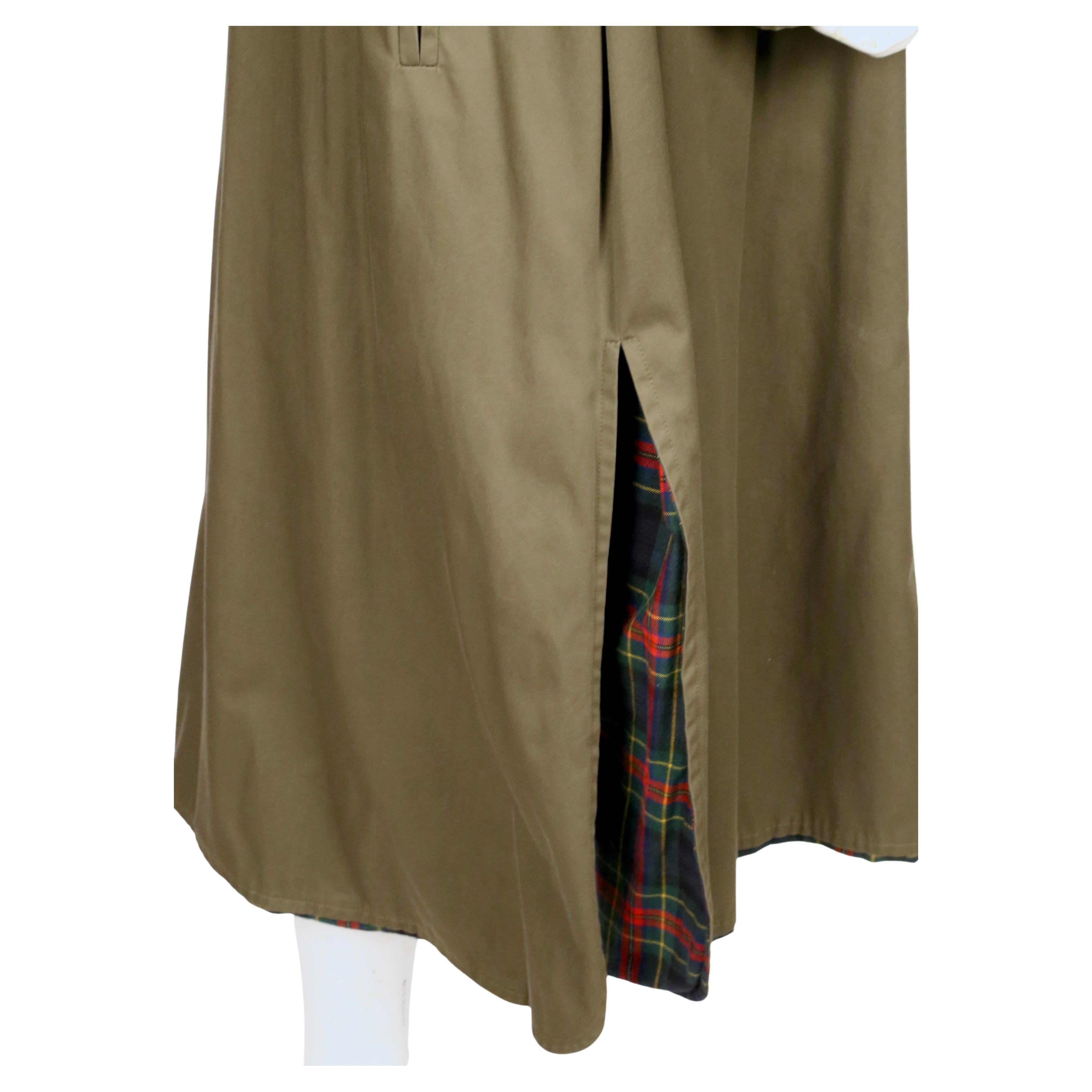 Trench Saint Laurent degli anni '70 con maniche a sbuffo e fodera in lana a quadri in vendita 3