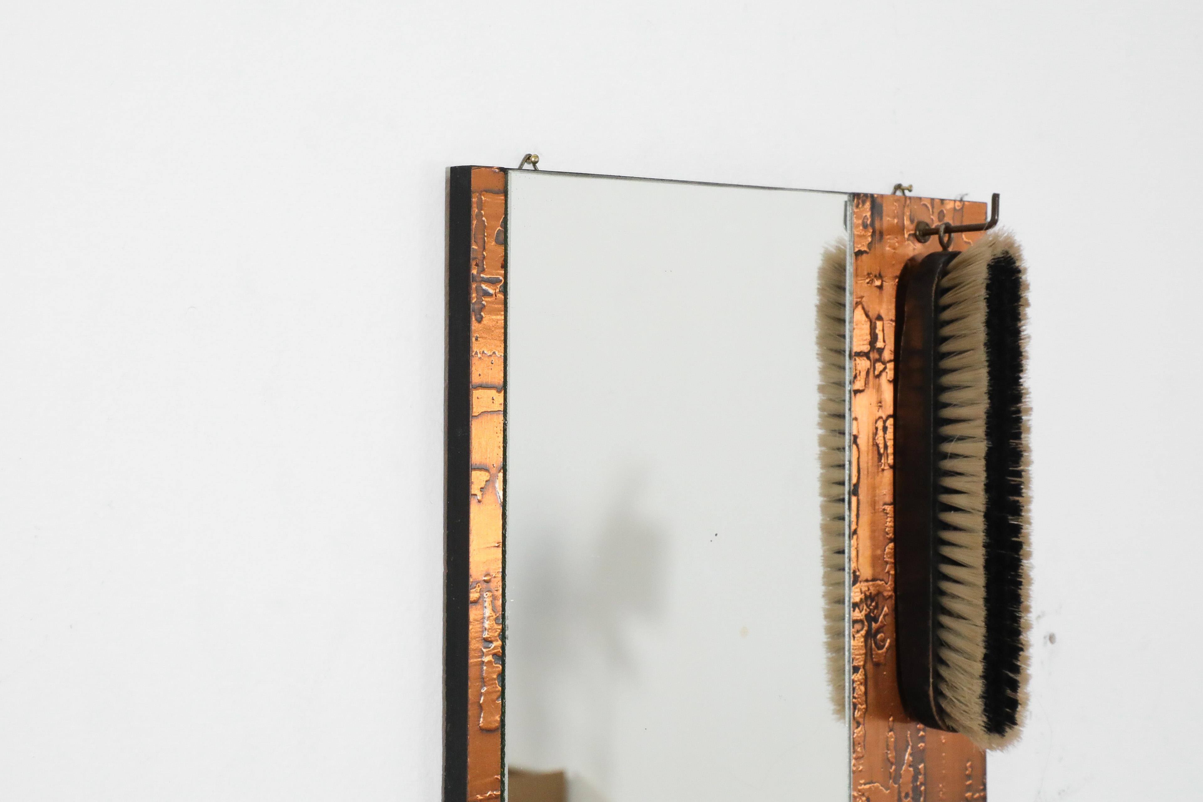 1970s, Santambrogio & De Berti styl Wall Mount Copper Butler's Mirror with Brush For Sale 4