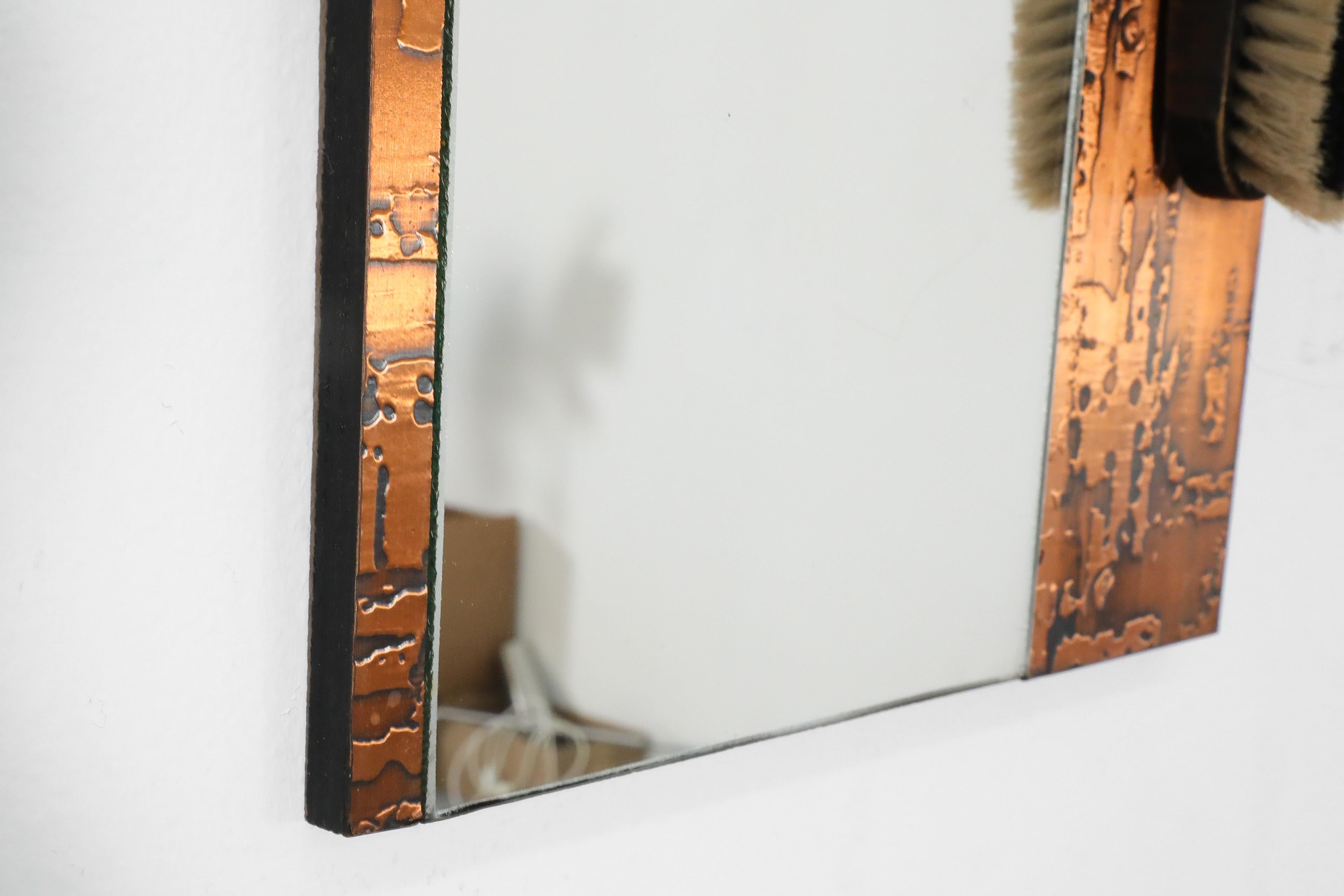 1970s, Santambrogio & De Berti styl Wall Mount Copper Butler's Mirror with Brush For Sale 3