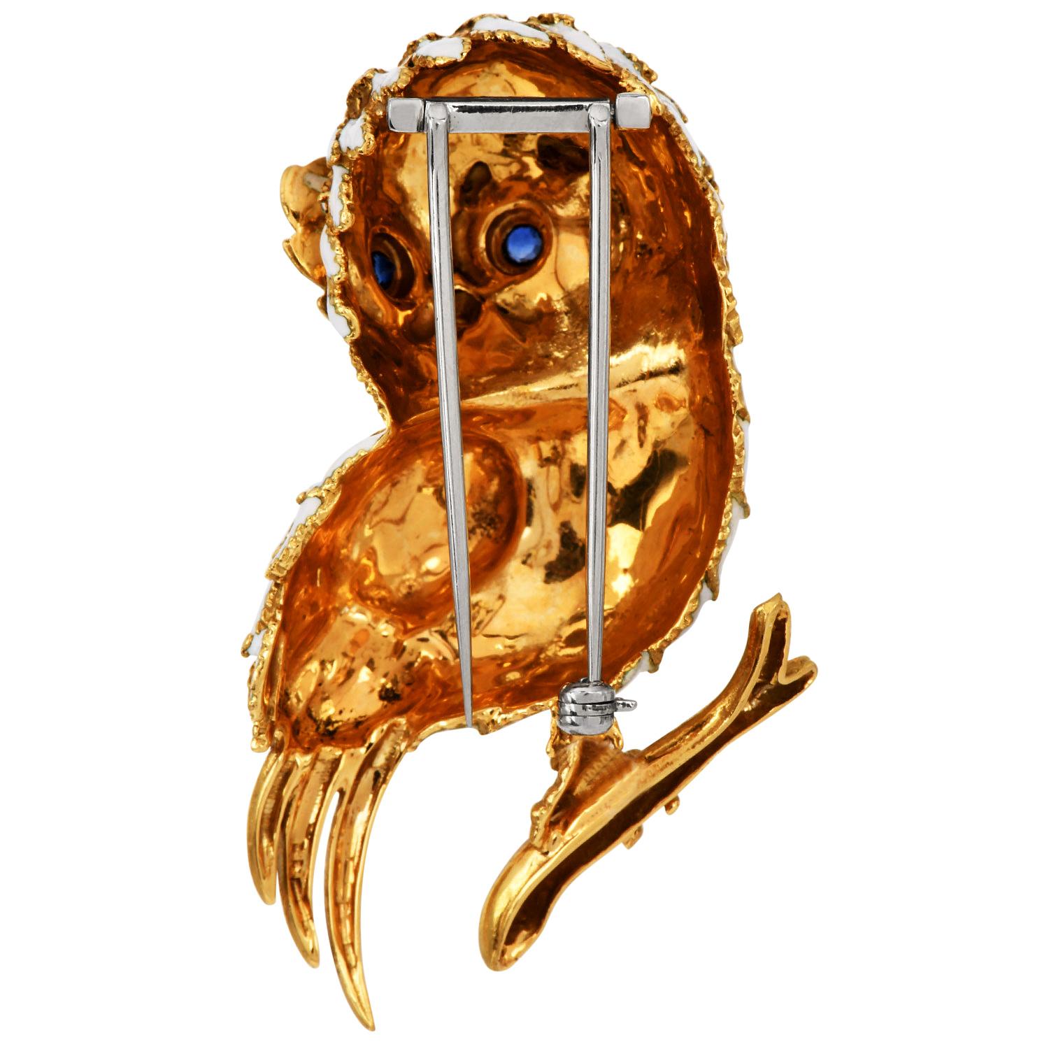 1970S Sapphire Owl 18K Yellow Gold Enamel Brooch pin In Excellent Condition For Sale In Miami, FL