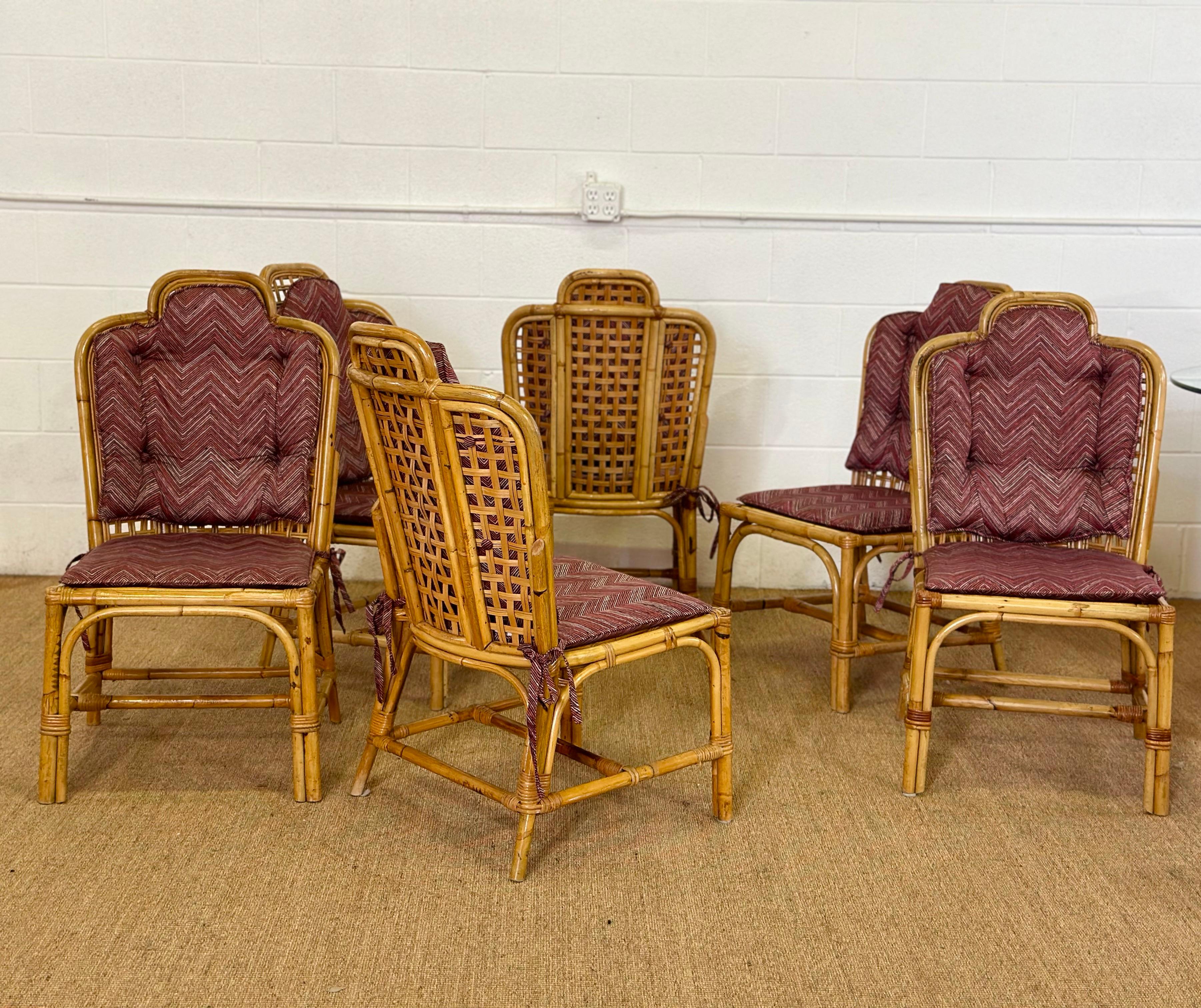 Tappezzeria Sedie da pranzo in rattan e bambù smerlato degli anni '70 con cuscini Chevron - Set di 6 in vendita