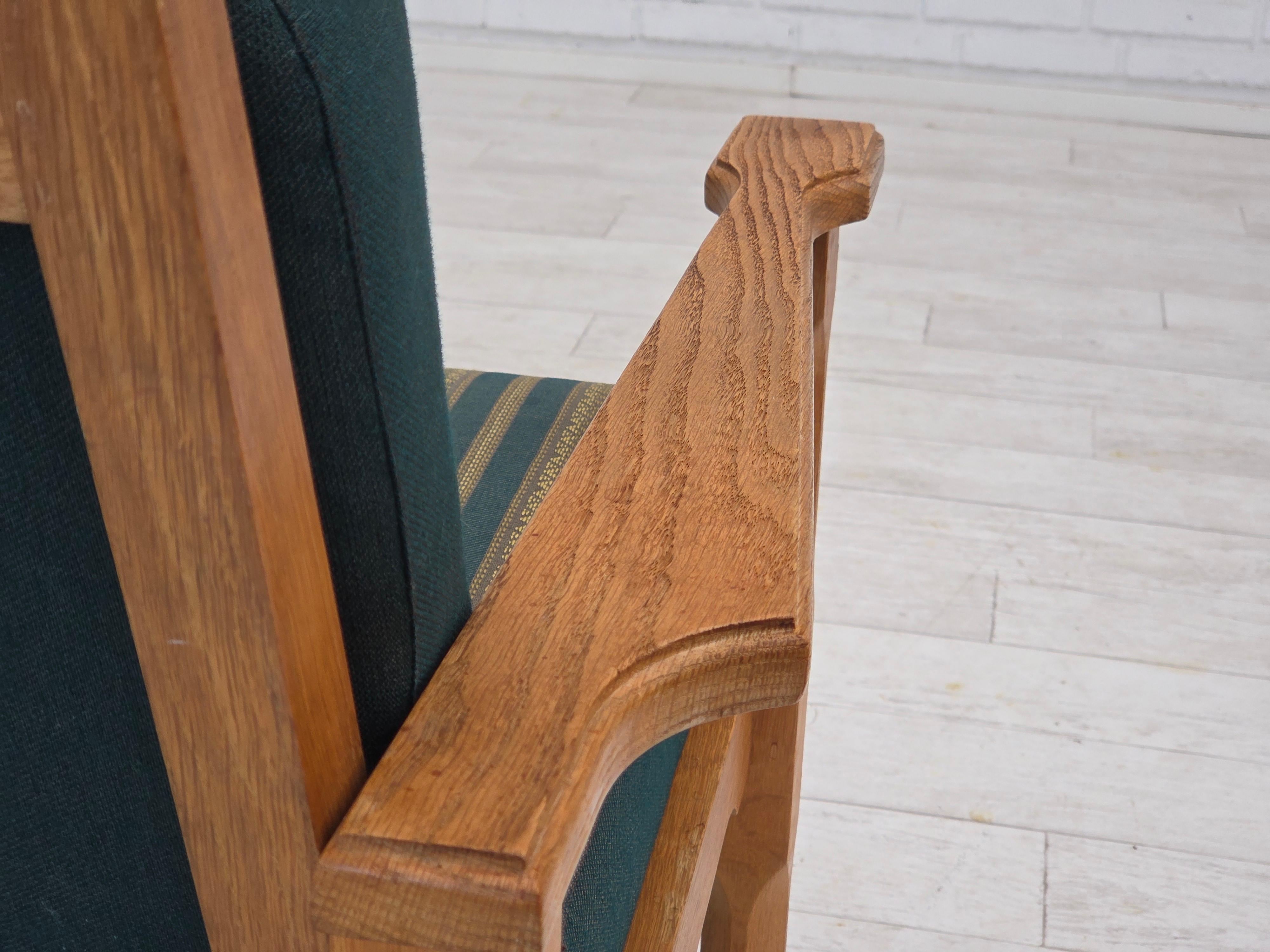 1970s, Scandinavian 2-seater sofa, furniture wool, solid oak wood. en vente 7
