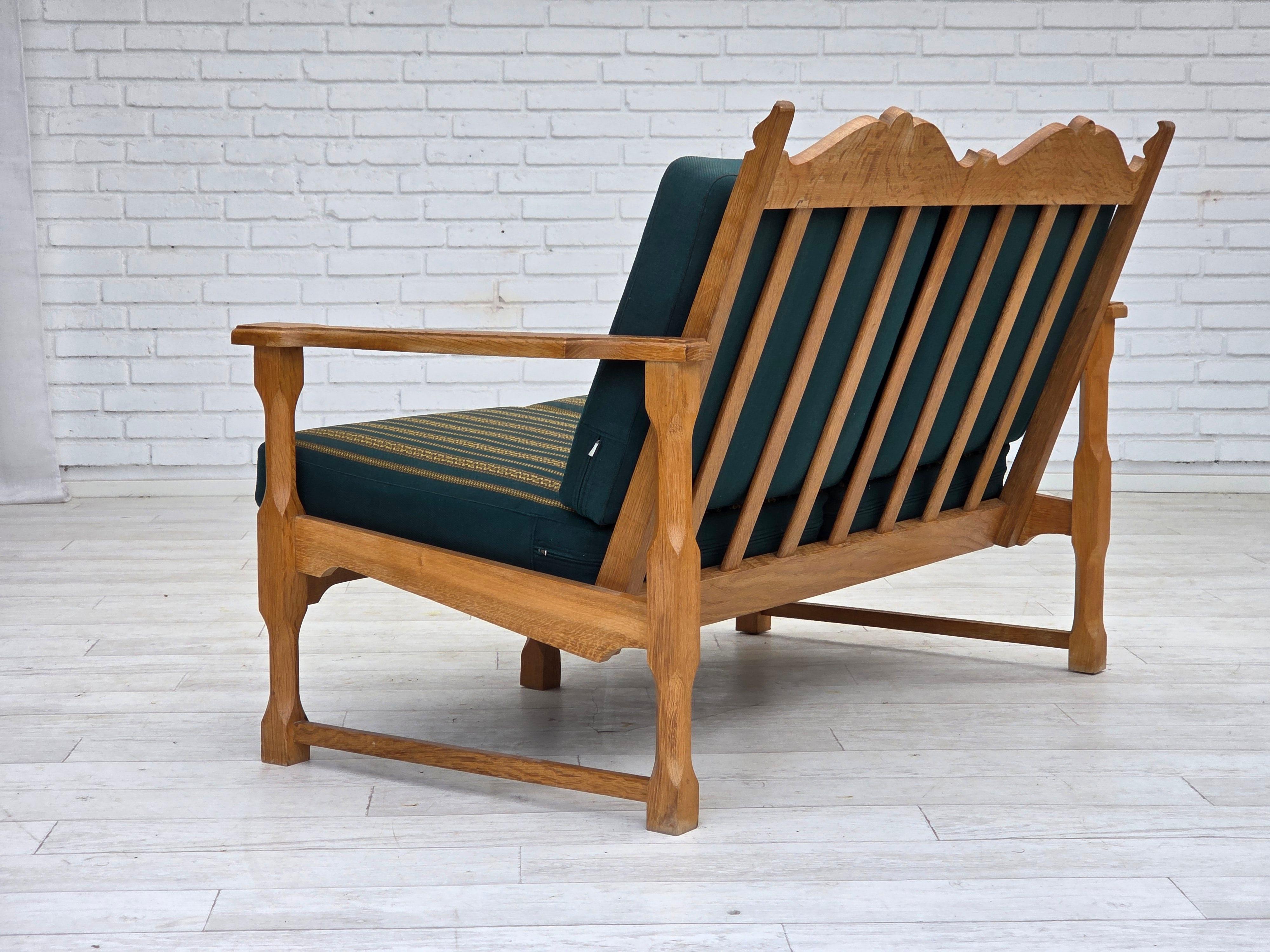 Fin du 20e siècle 1970s, Scandinavian 2-seater sofa, furniture wool, solid oak wood. en vente