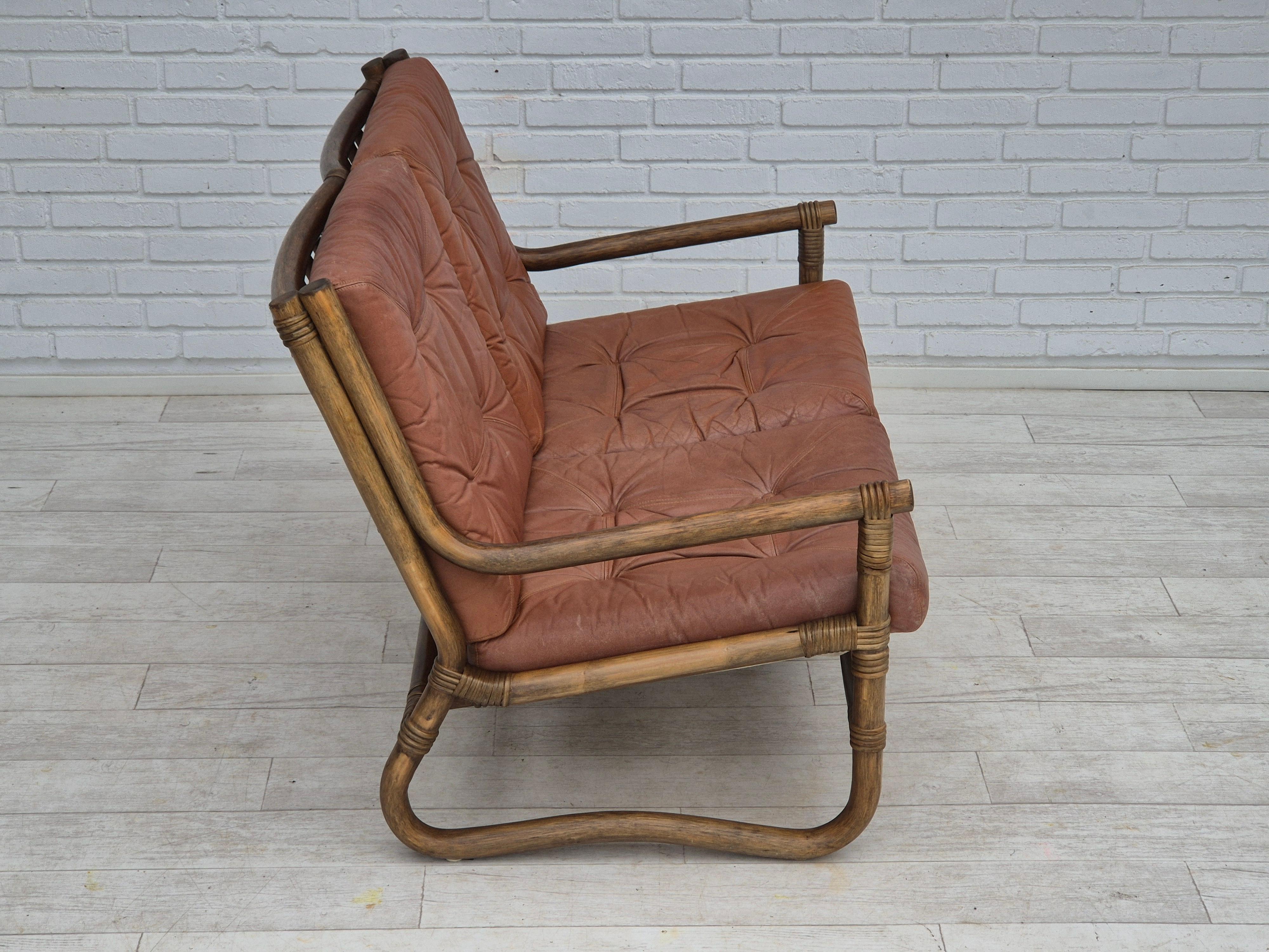 Anni '70, divano scandinavo a 2 posti, originale in ottime condizioni, bambù, pelle in vendita 1
