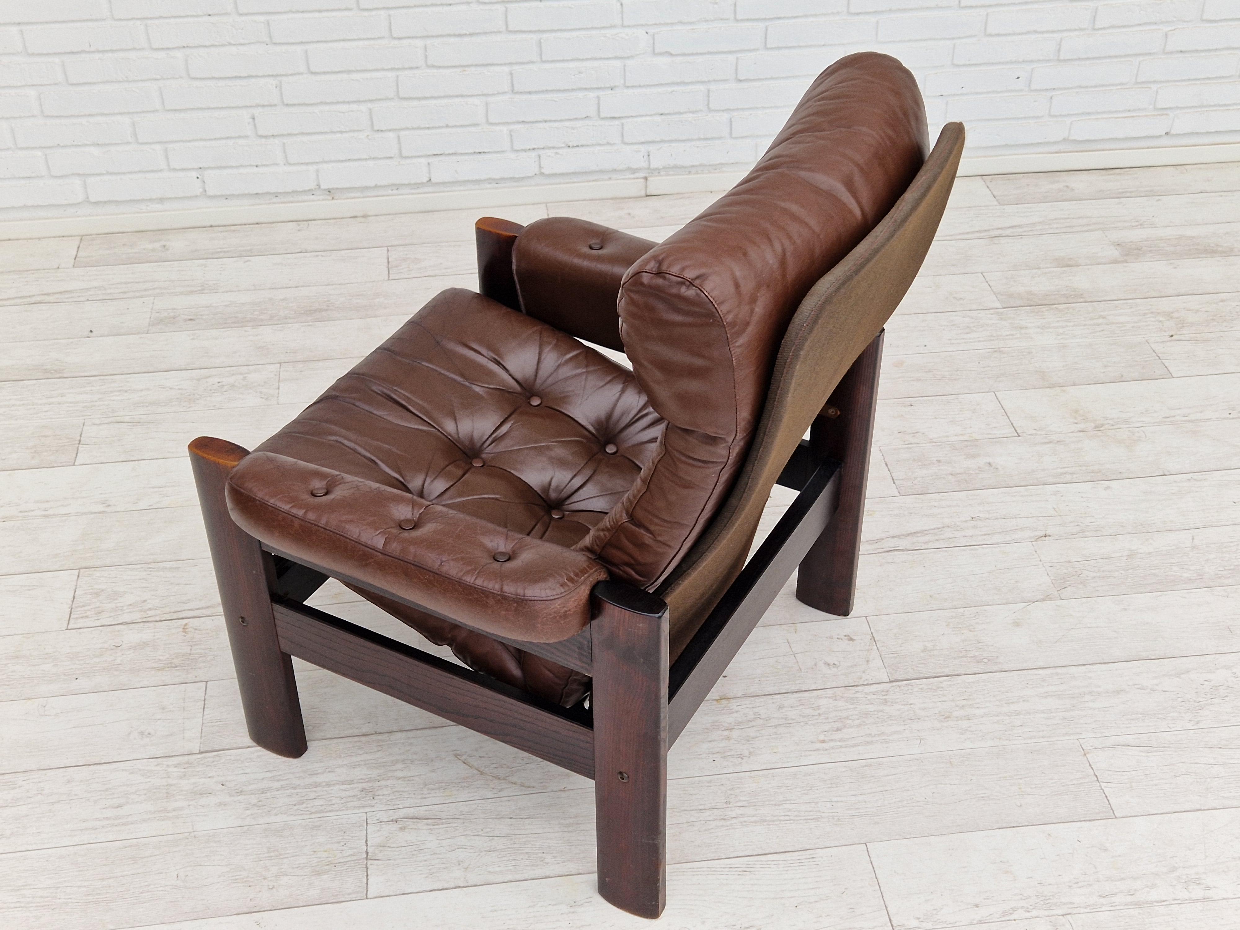 1970s, Scandinavian Adjustable Lounge Chair, Brown Leather, Oak Wood For Sale 2