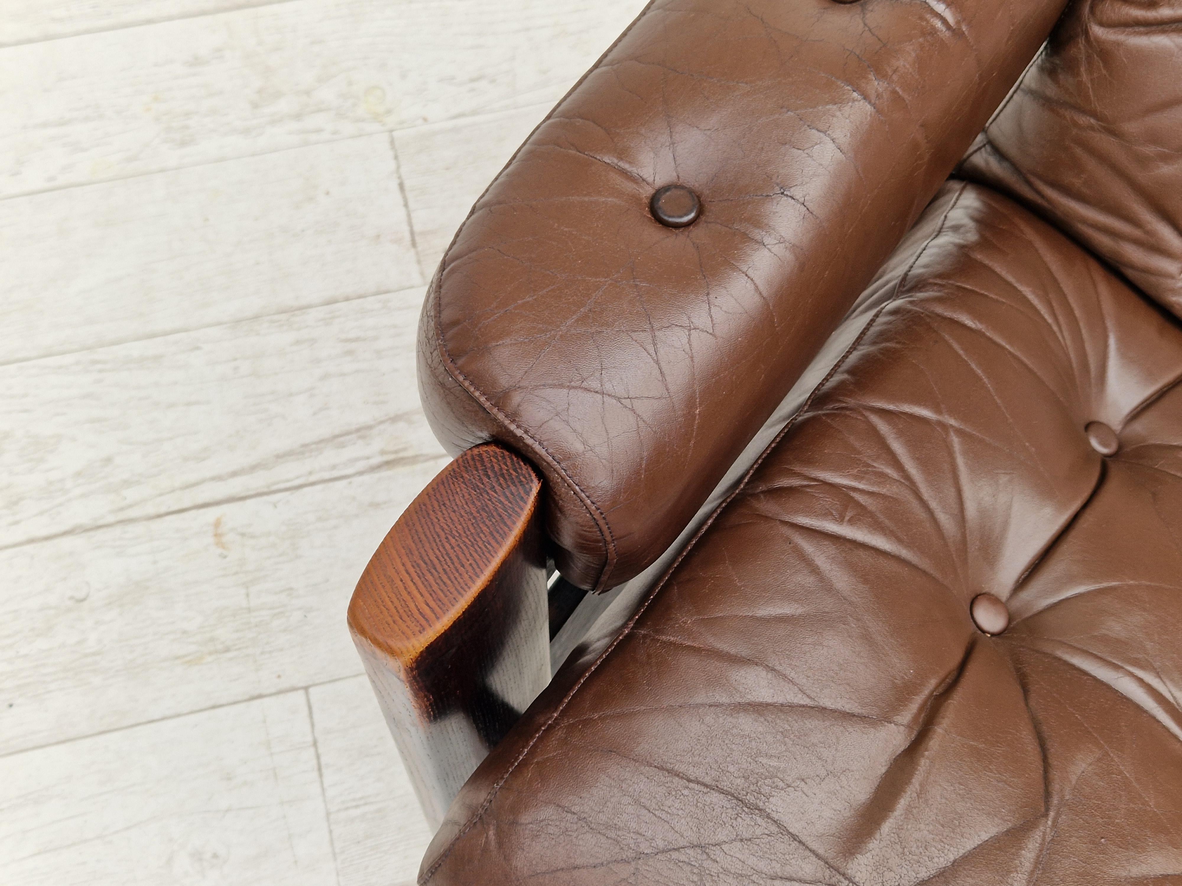1970s, Scandinavian Adjustable Lounge Chair, Brown Leather, Oak Wood For Sale 6