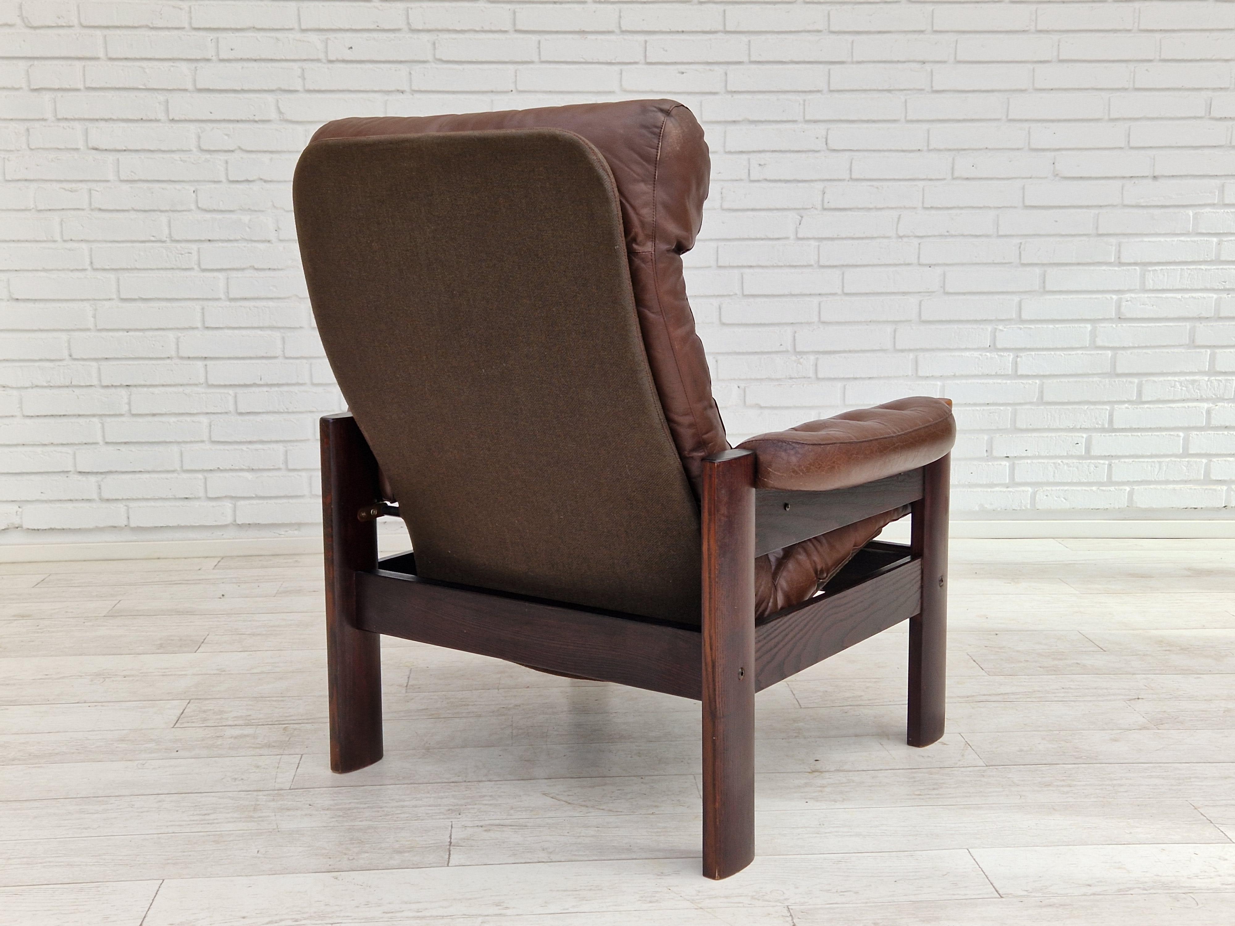 Steel 1970s, Scandinavian Adjustable Lounge Chair, Brown Leather, Oak Wood For Sale