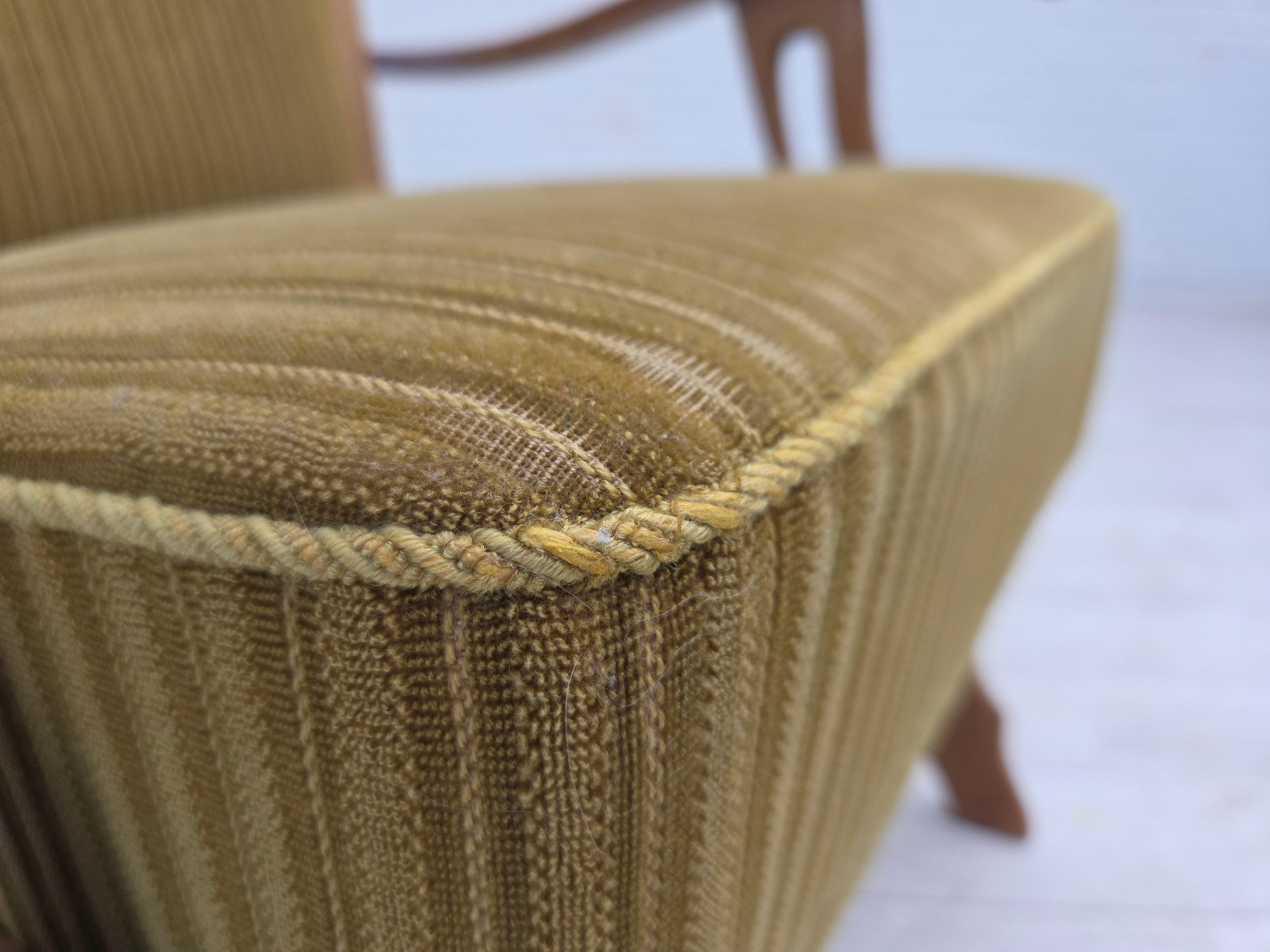 Lana Poltrona scandinava degli anni '70, tessuto in cotone/lana, legno massiccio di quercia. in vendita