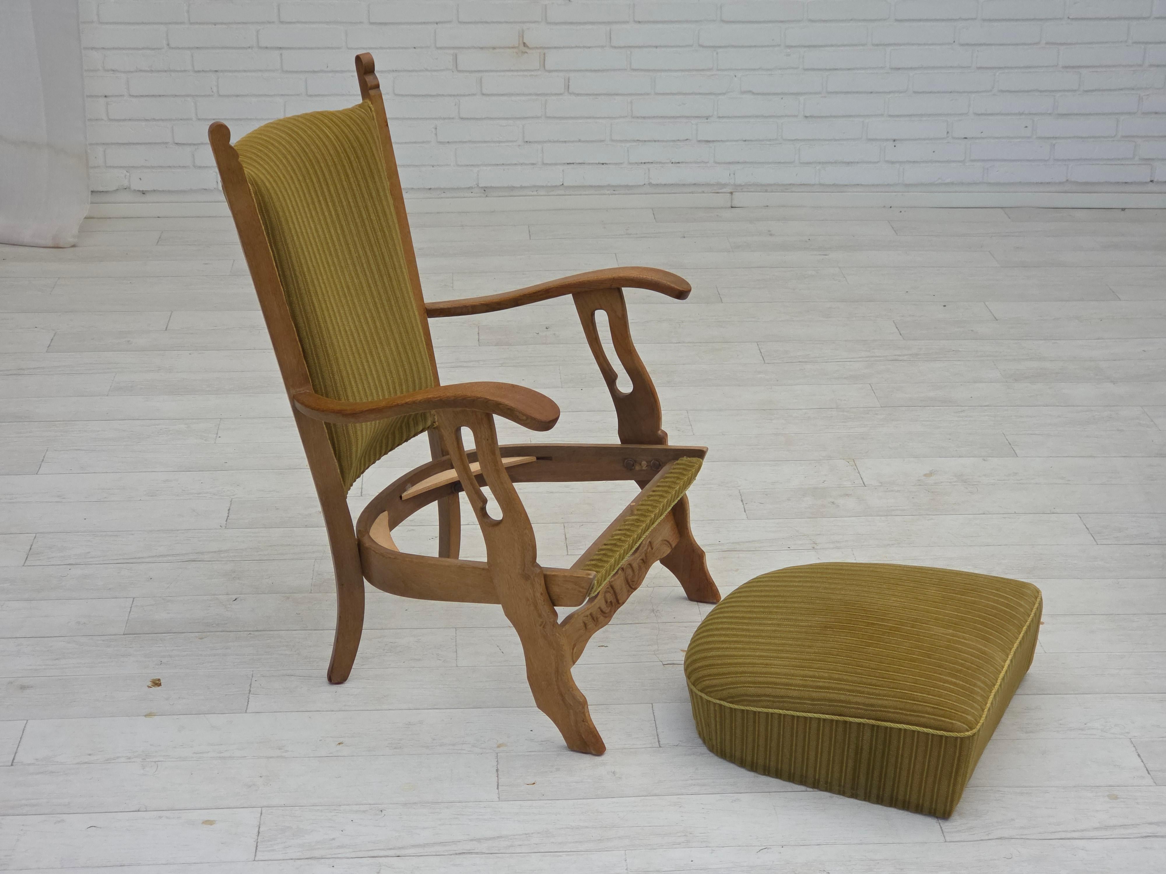 Poltrona scandinava degli anni '70, tessuto in cotone/lana, legno massiccio di quercia. in vendita 1
