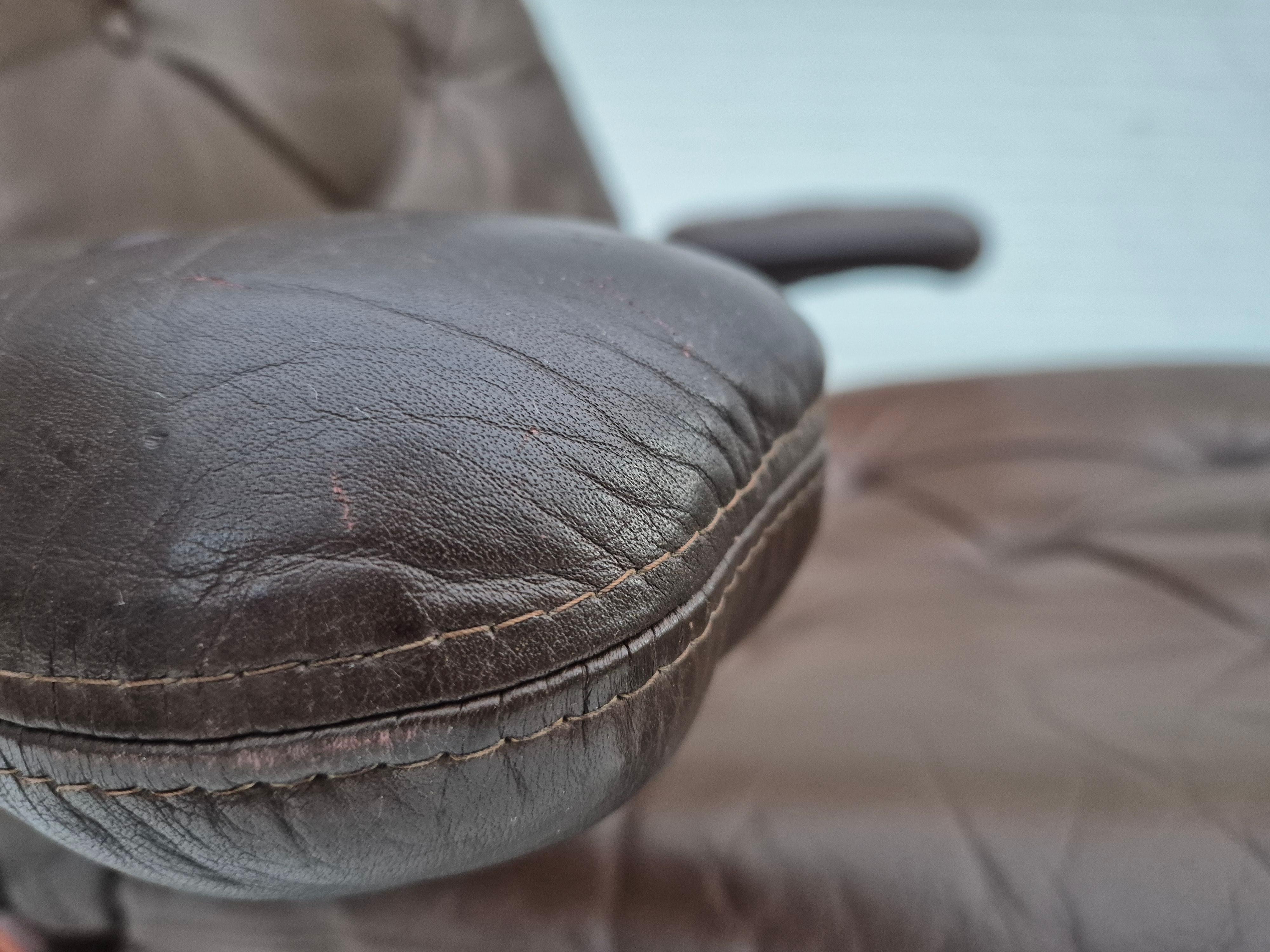 1970s, Scandinavian armchair, original condition, furniture leather, bent wood. For Sale 7